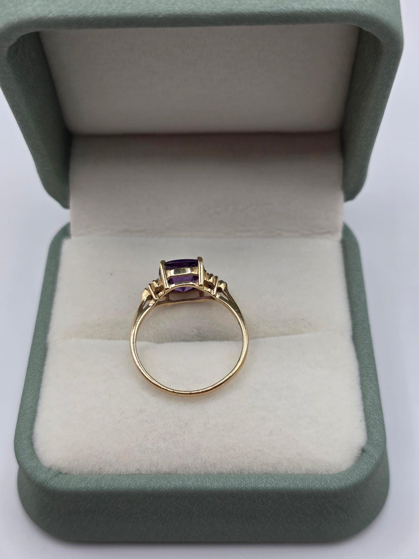 9ct gold amethyst and diamond ring