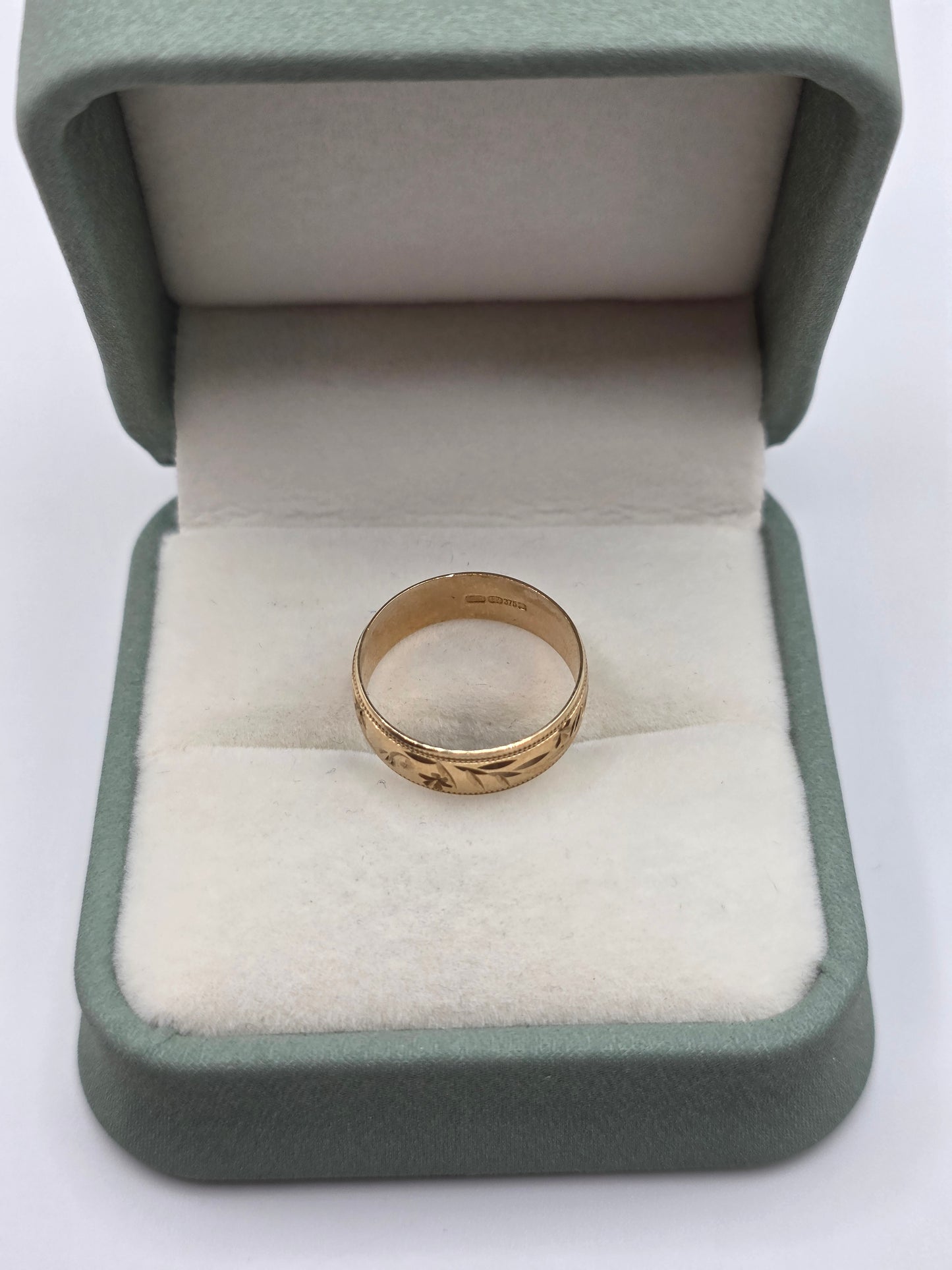 9ct gold "i love you" floral band ring
