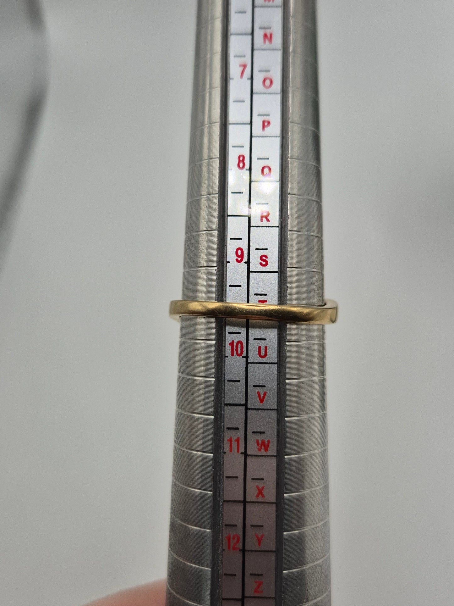 Heavy 9ct gold london blue topaz and diamond ring