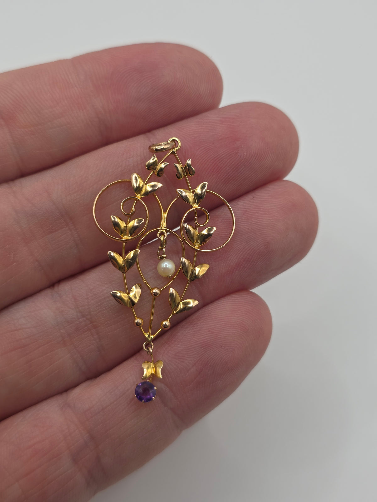 9ct gold pearl and amethyst pendant