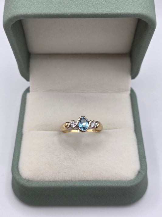 9ct two tone gold topaz and zircon ring