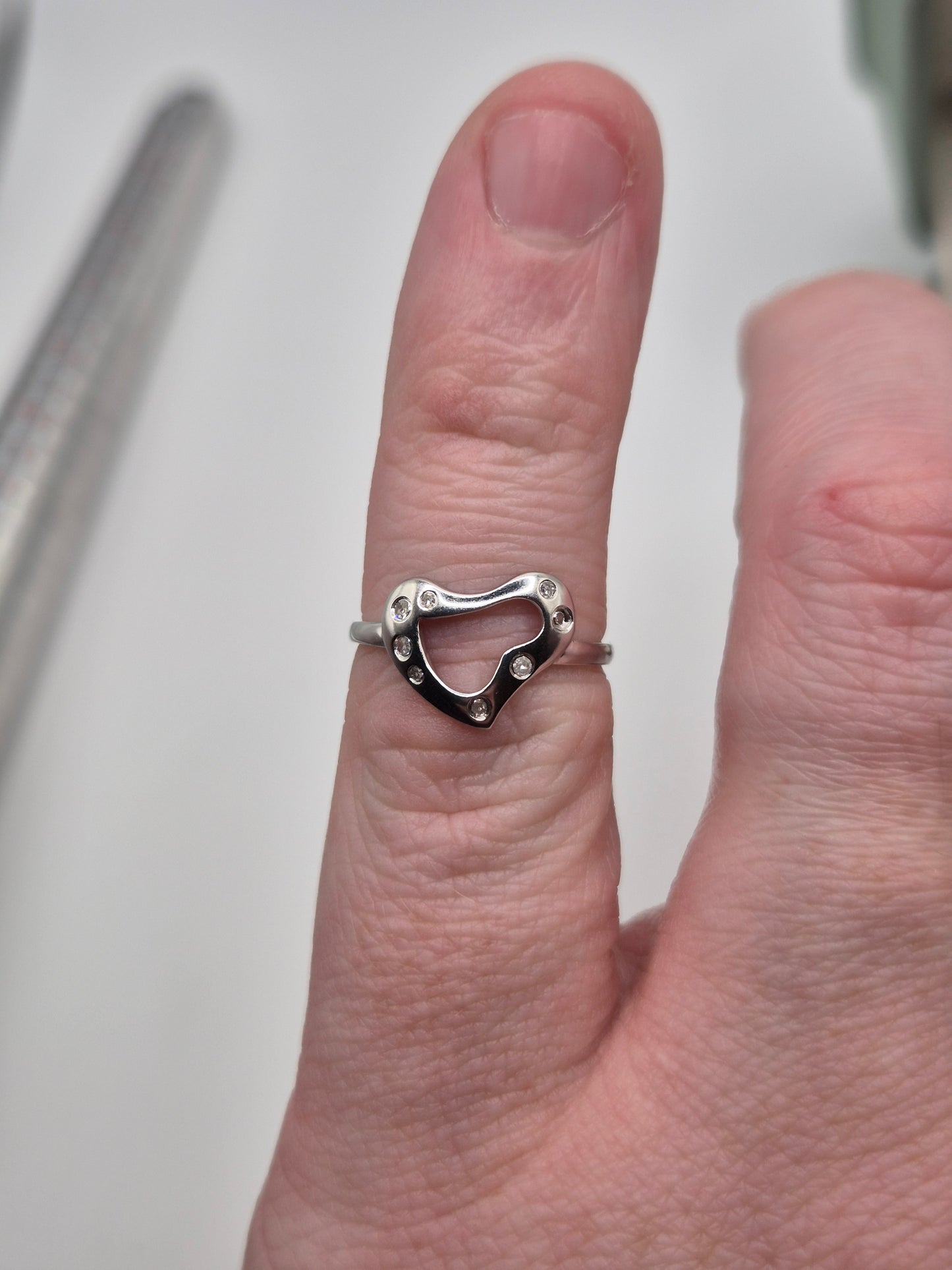 9ct white gold diamond heart ring