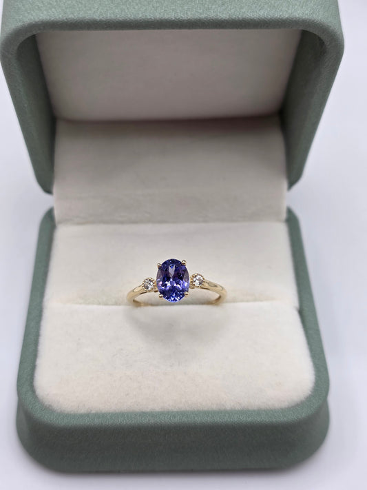 9ct gold iolite and spinel ring