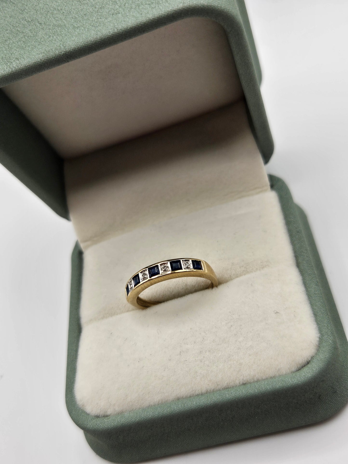 9ct gold sapphire and diamond ring