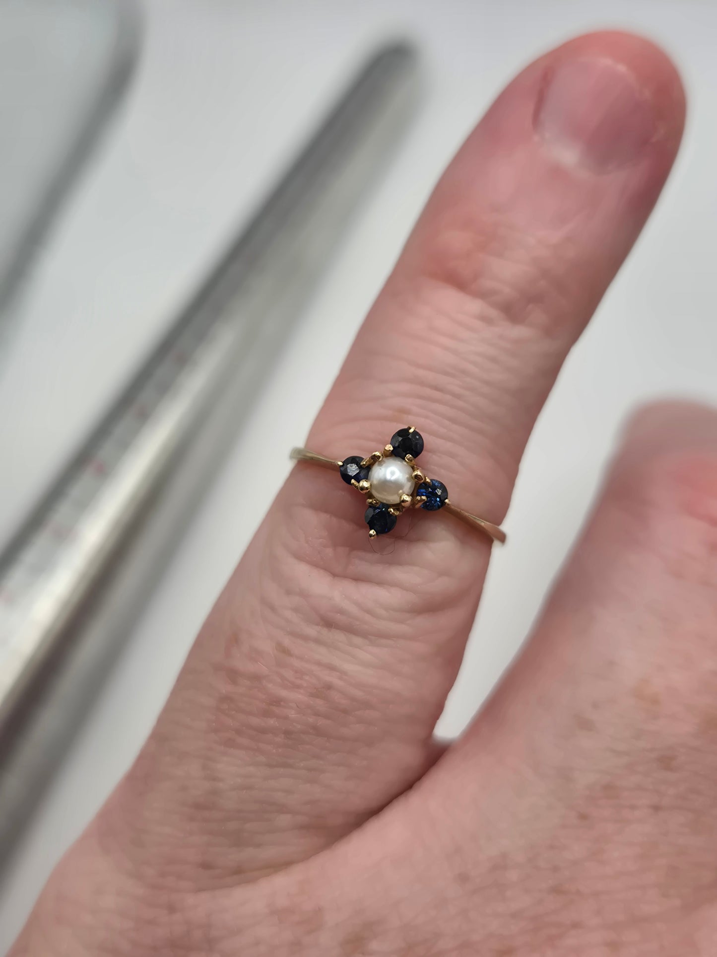 9ct gold pearl and sapphire ring