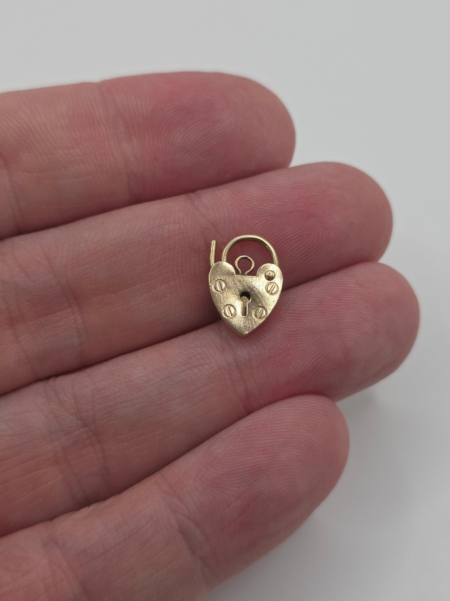9ct gold padlock 20