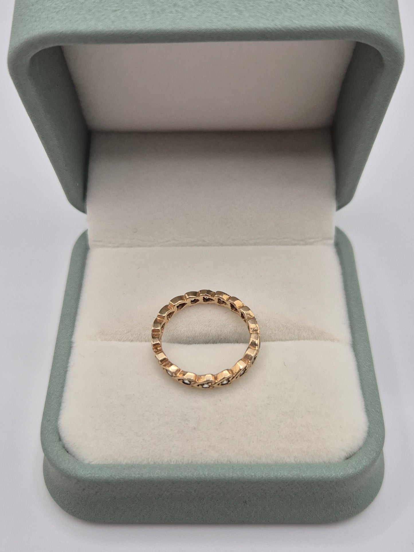 9ct gold paste eternity ring