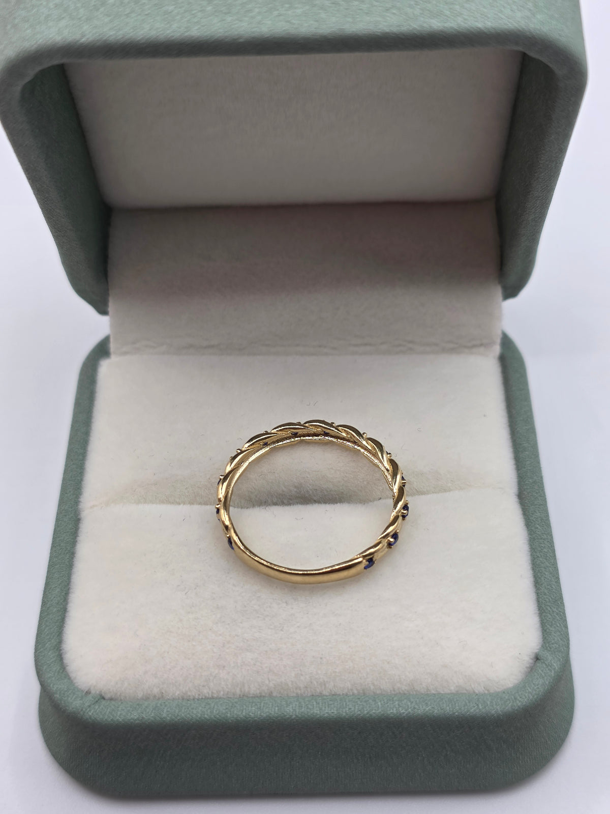 9ct gold synthetic sapphire ring