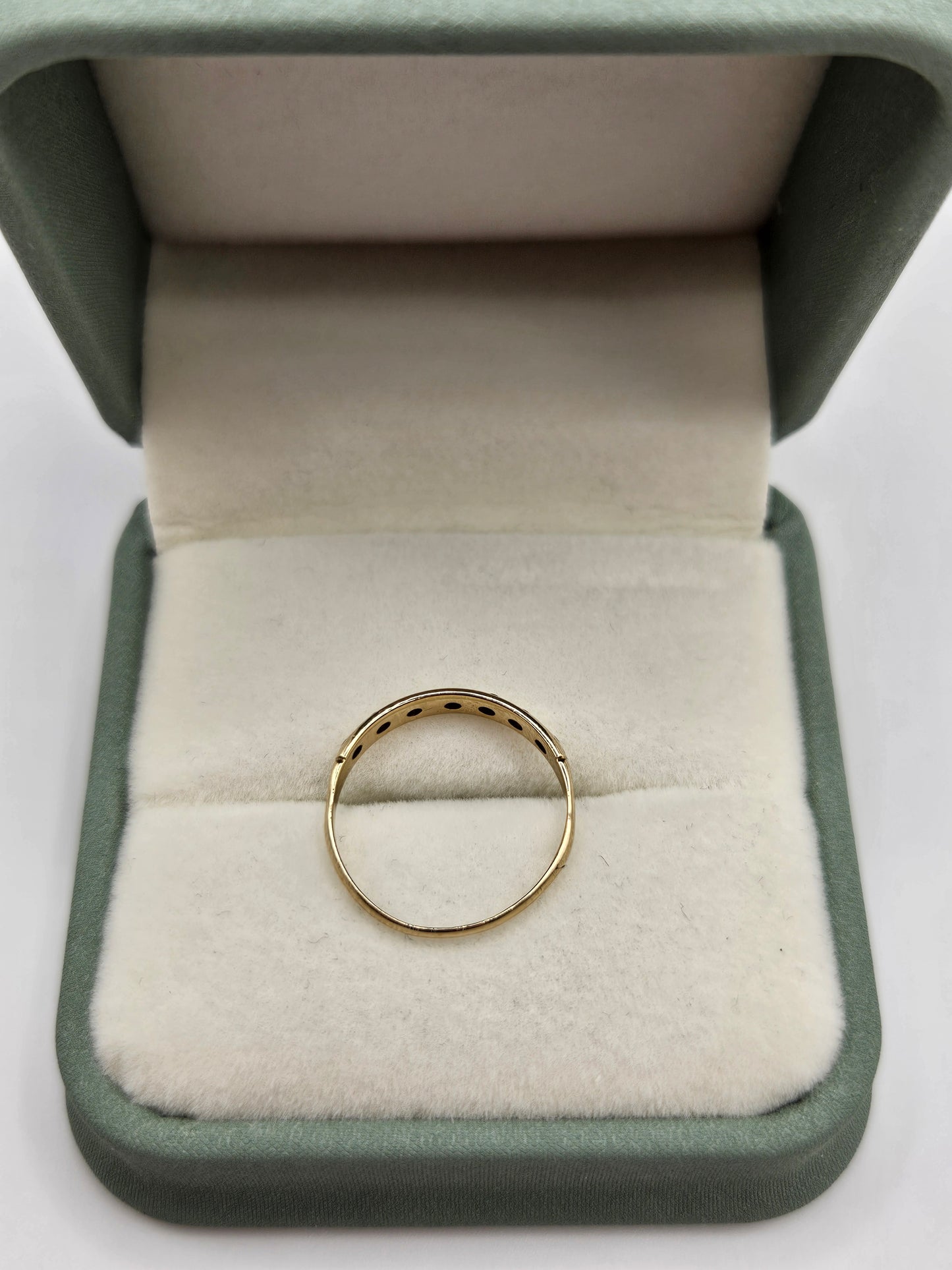 9ct gold cz ring