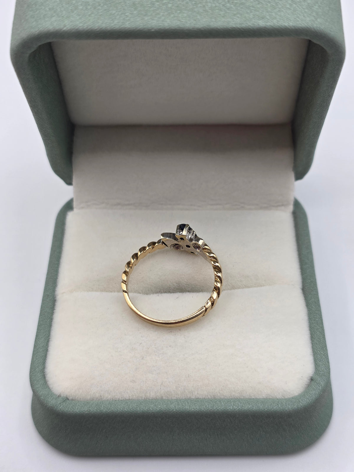 9ct gold sapphire and diamond ring