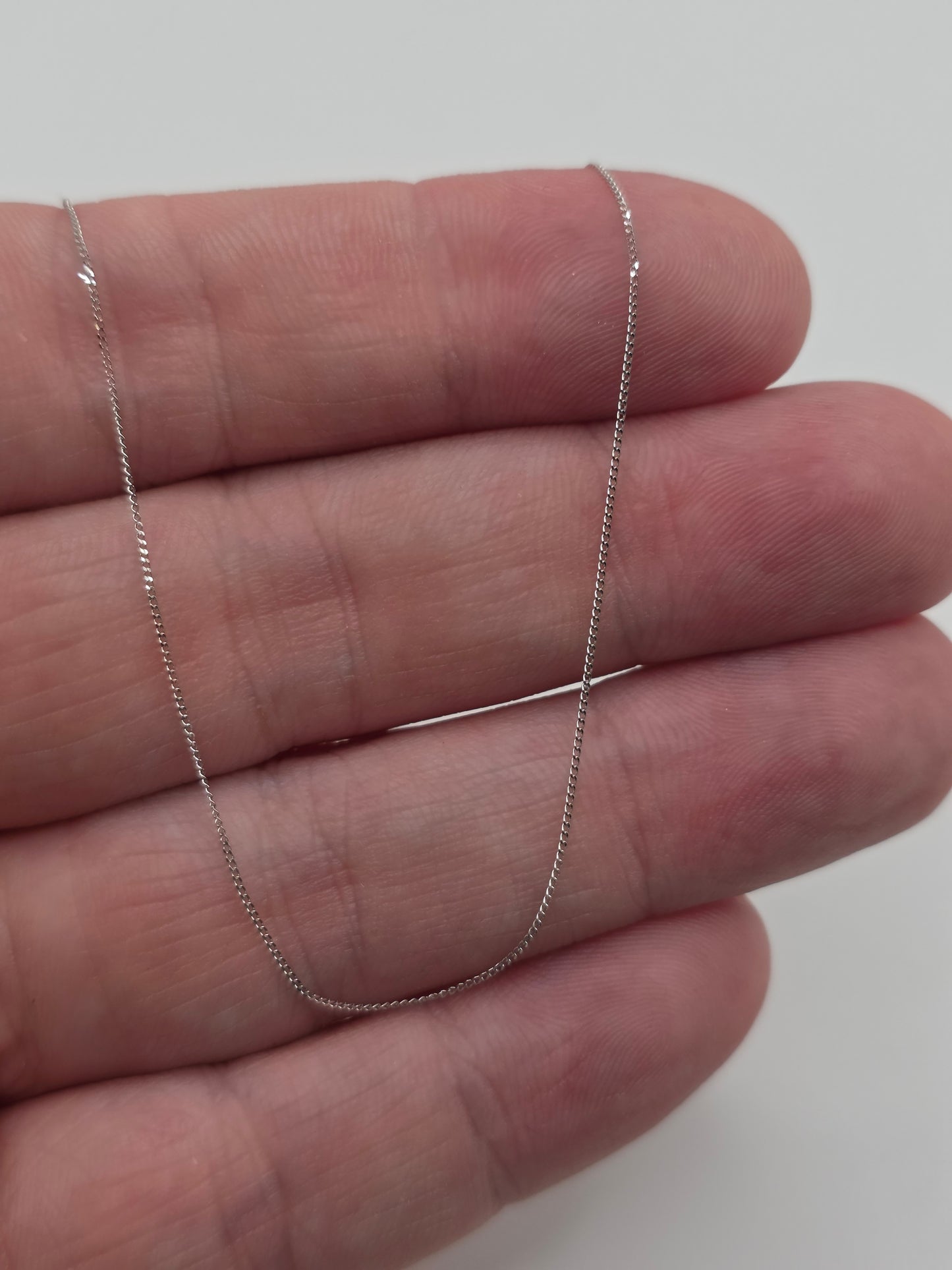 9ct white curb gold chain (37)