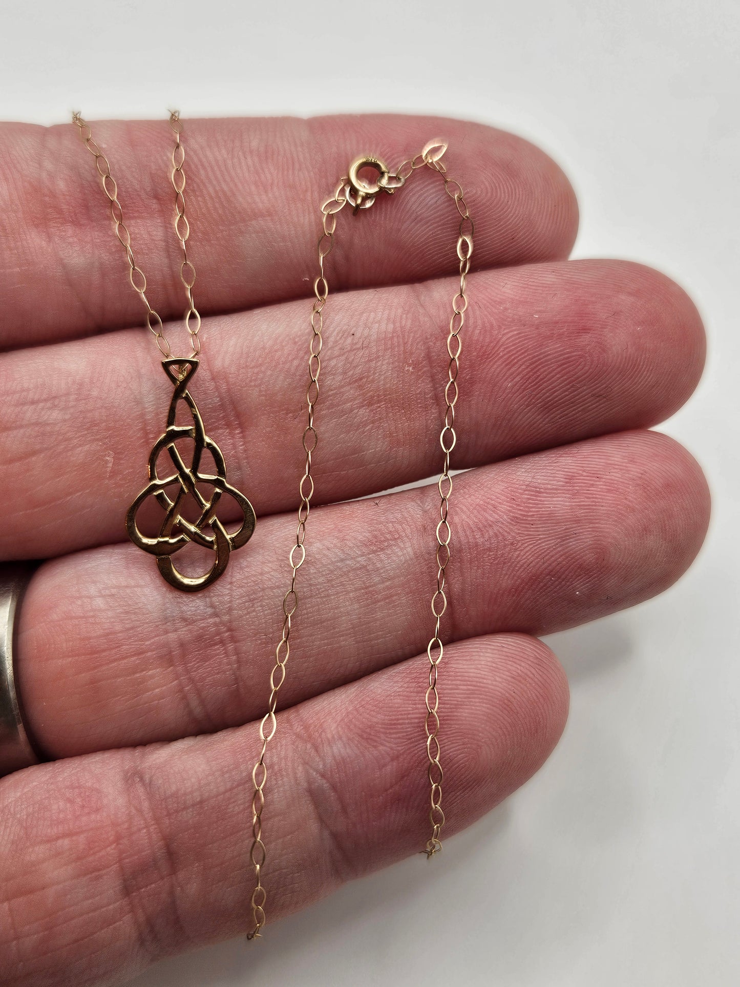 9ct gold celtic necklace