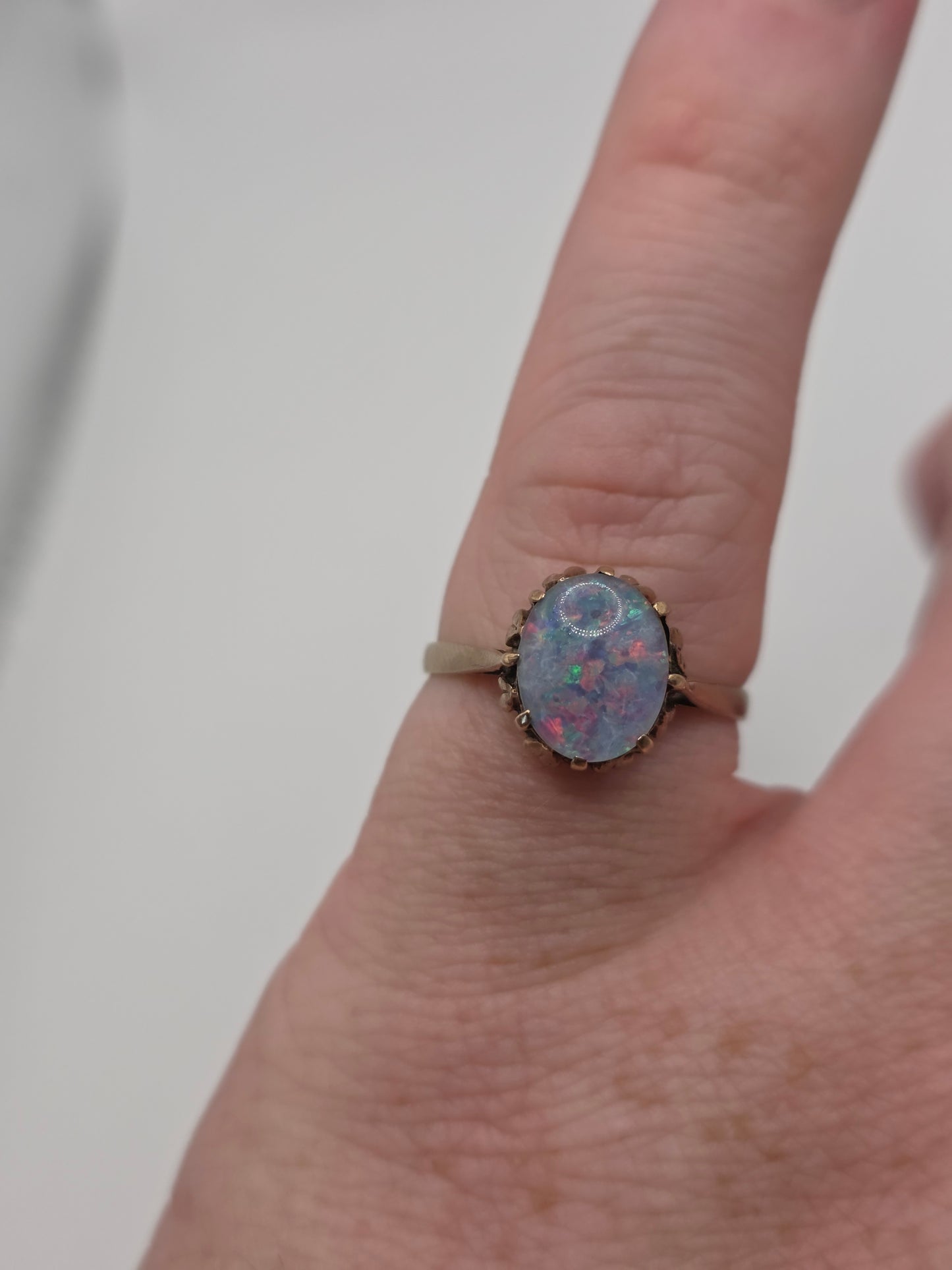 9ct gold opal triplet ring