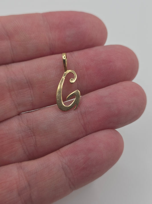 9ct gold initial G pendant