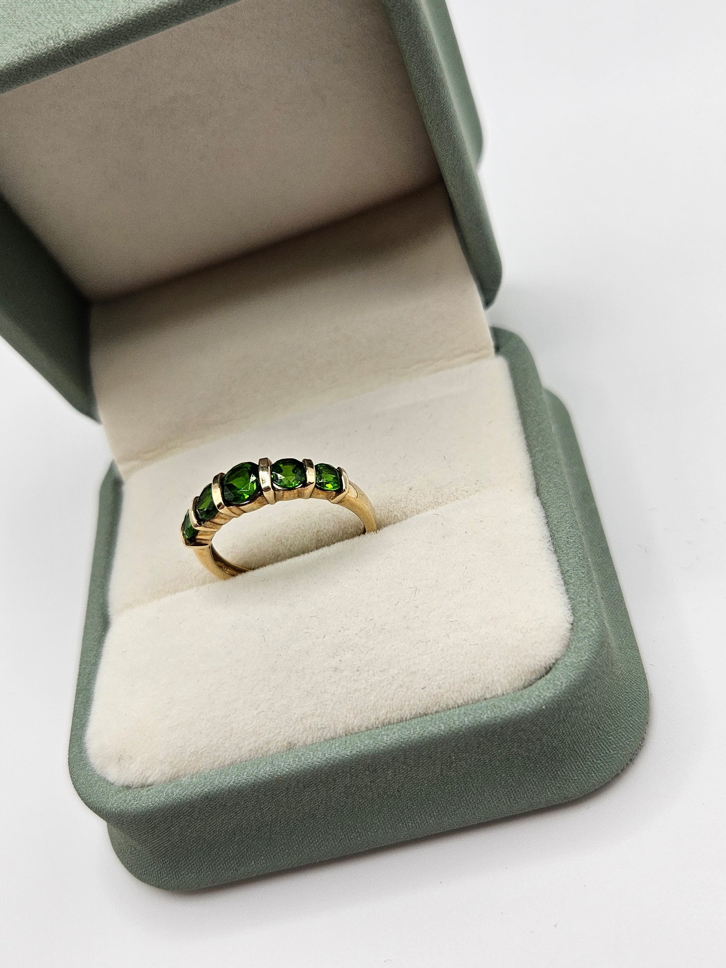 9ct gold diopside ring