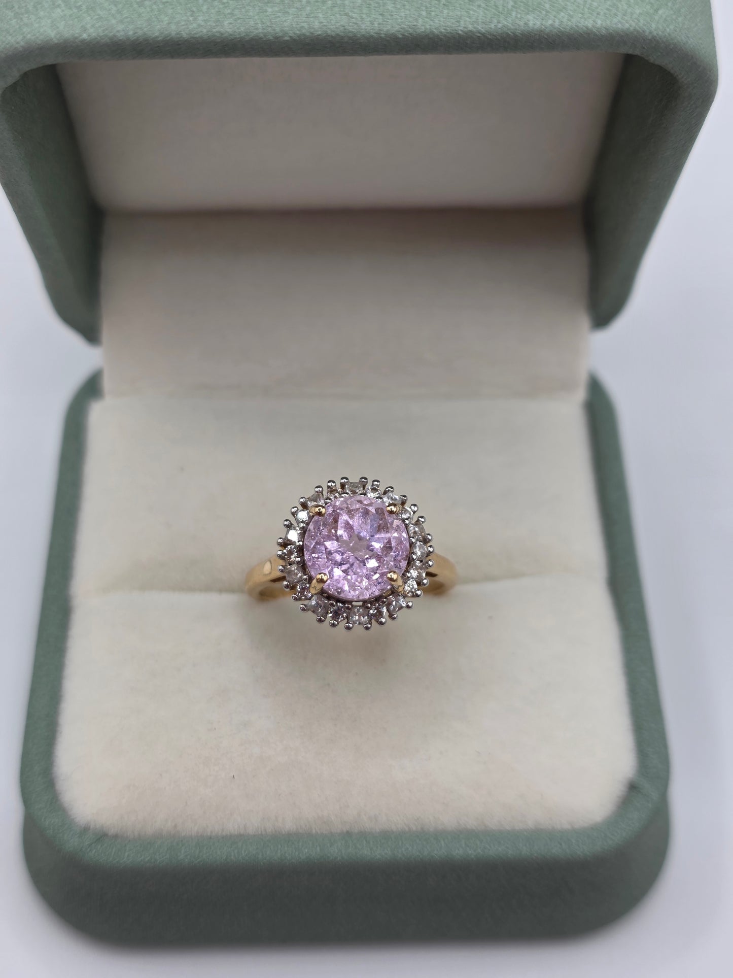 9ct gold pale amethyst and zircon ring