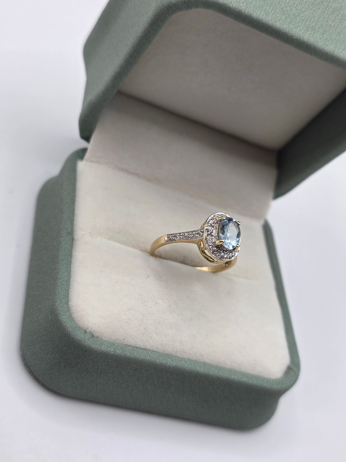9ct gold aquamarine and white topaz ring