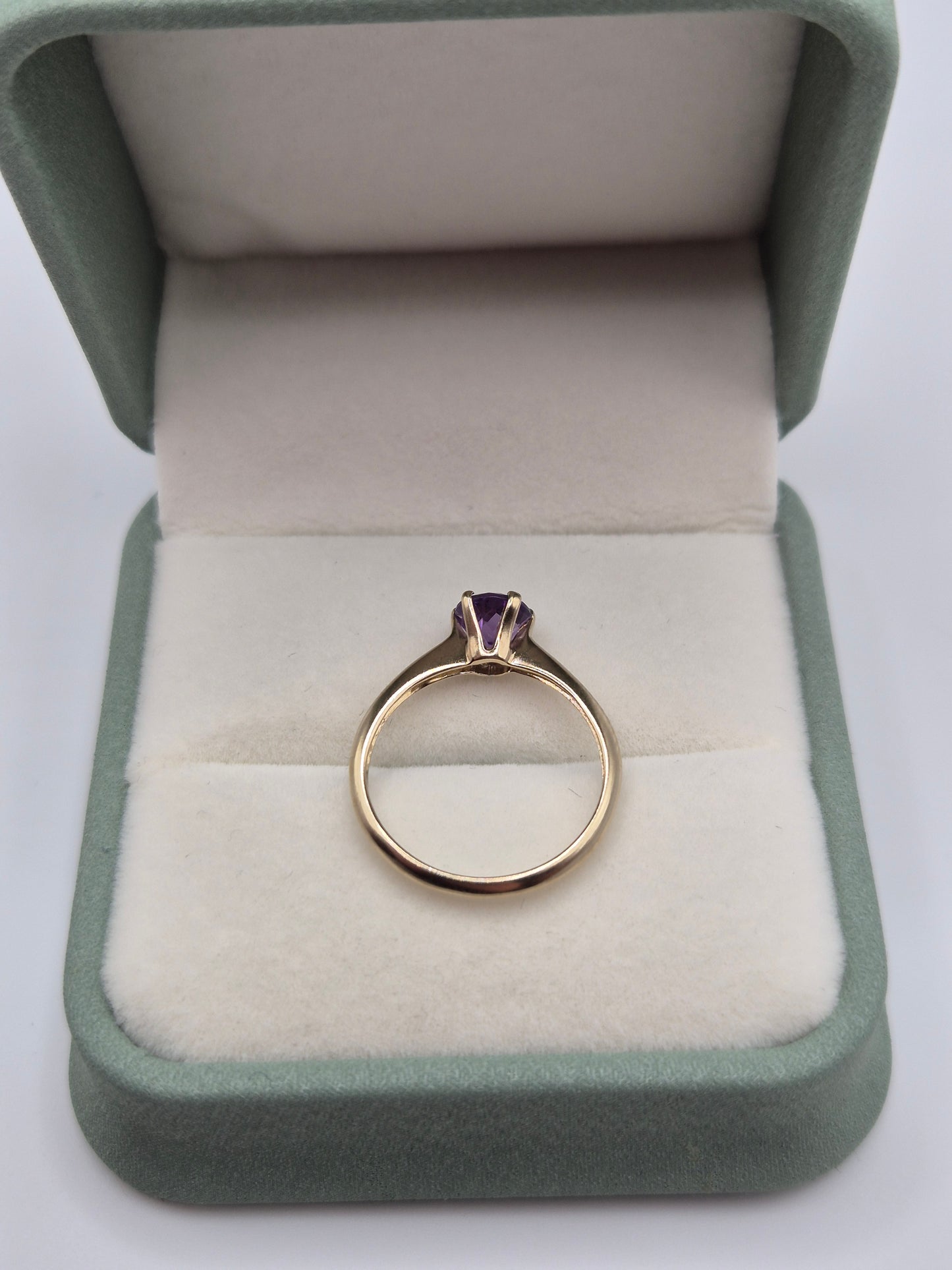 9ct gold amethyst ring
