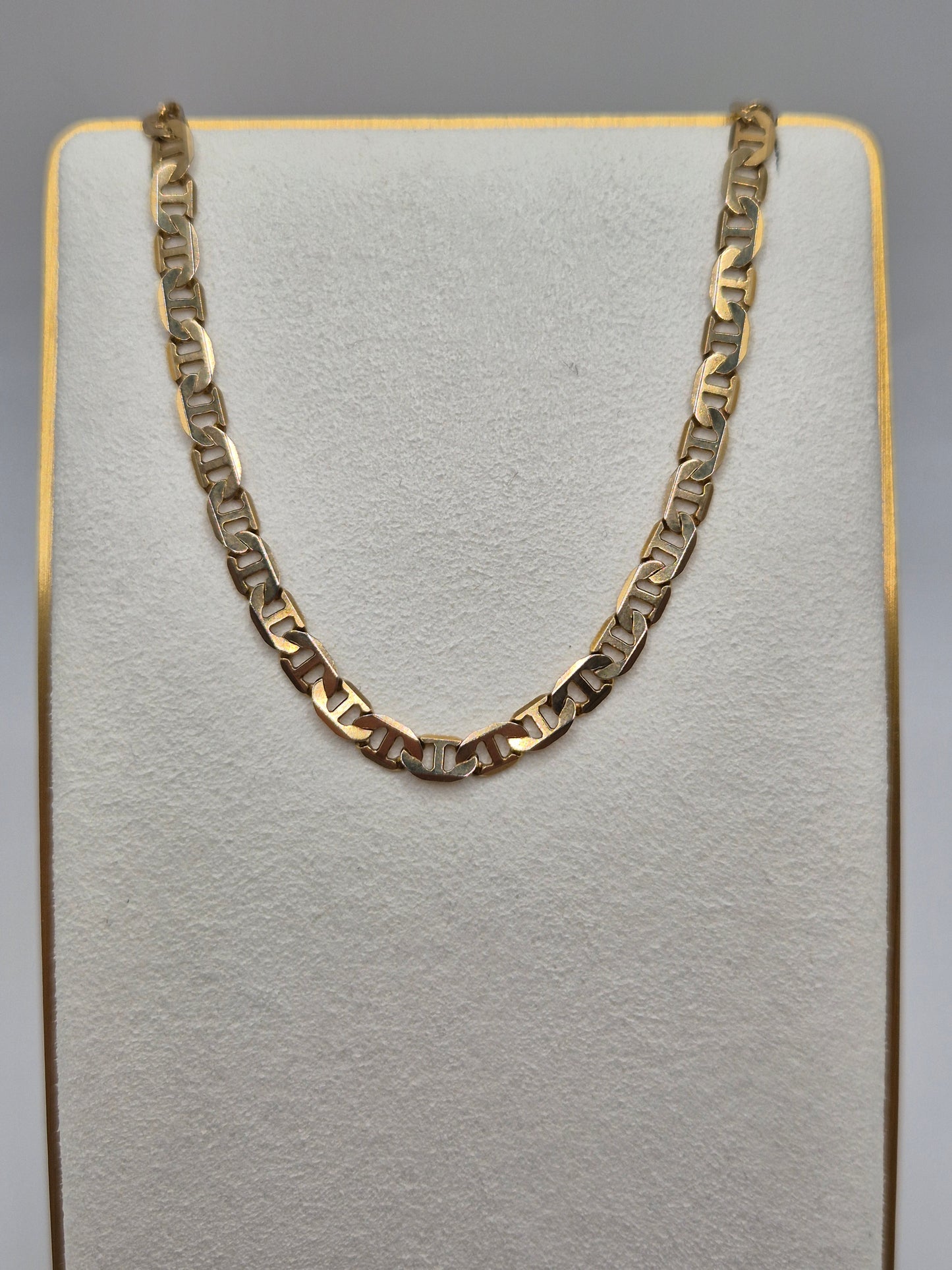 9ct gold mariner link chain (10)