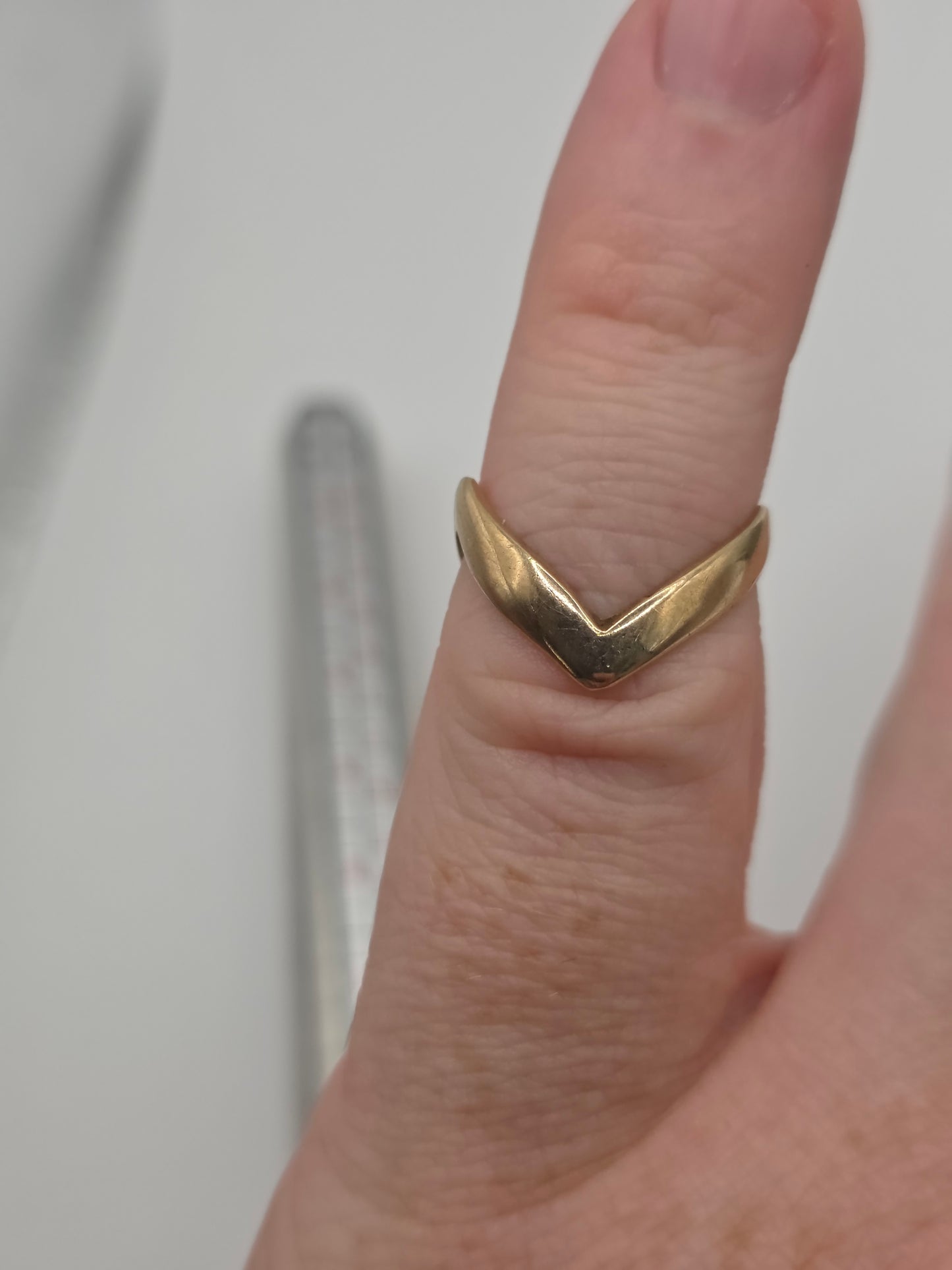 9ct gold wishbone ring