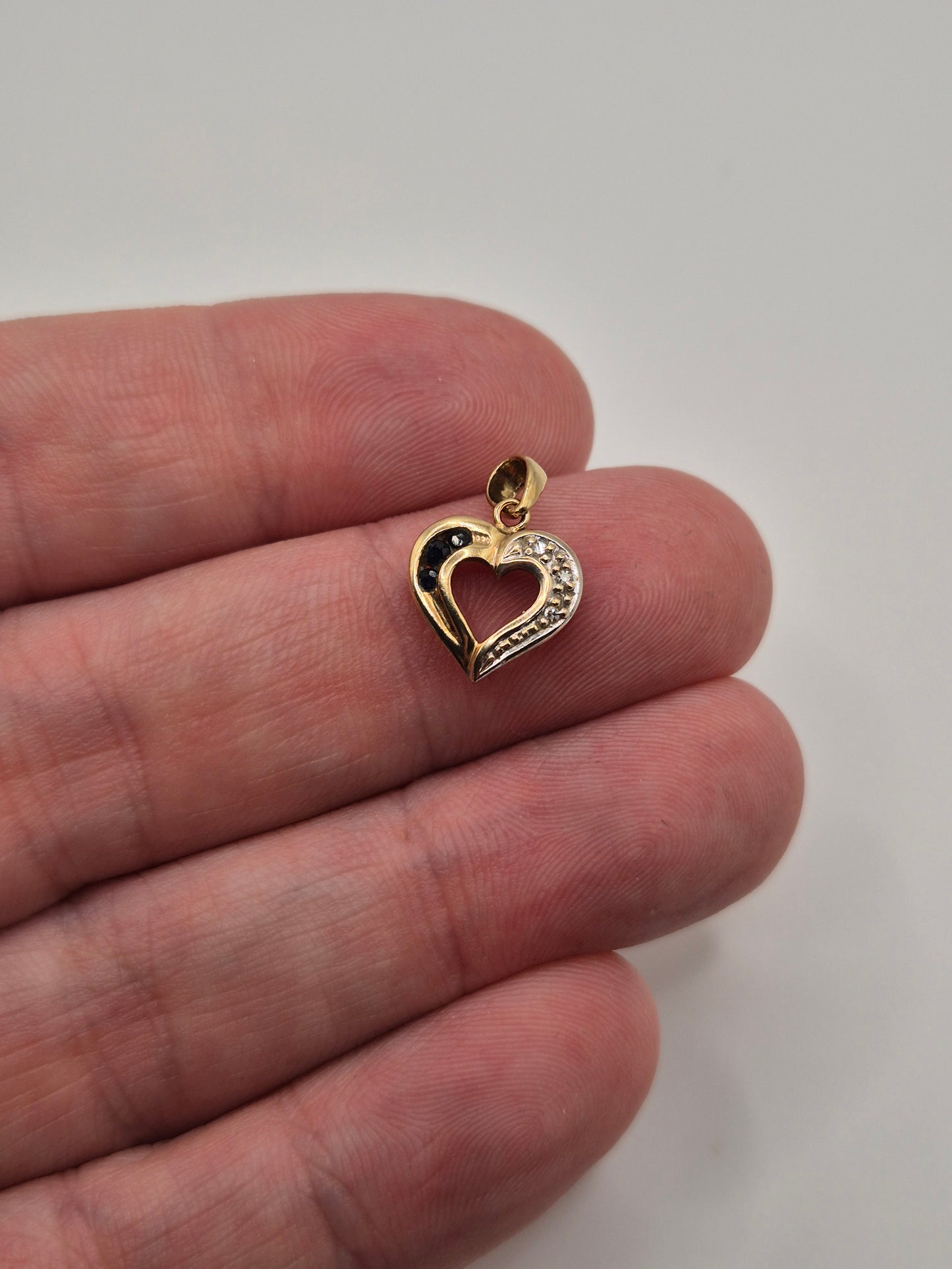 9ct gold sapphire and diamond heart pendant
