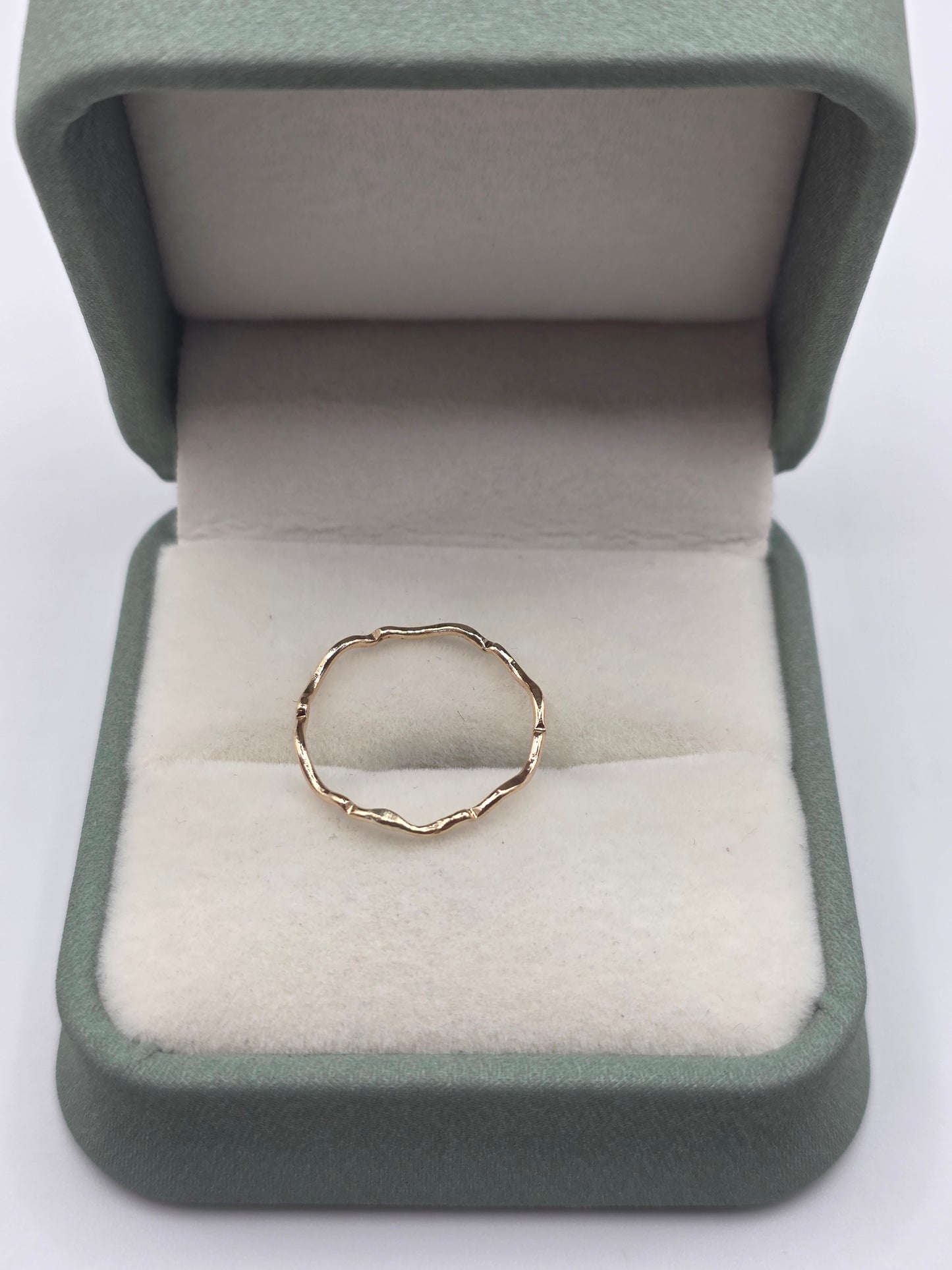 9ct gold tidal stacking ring