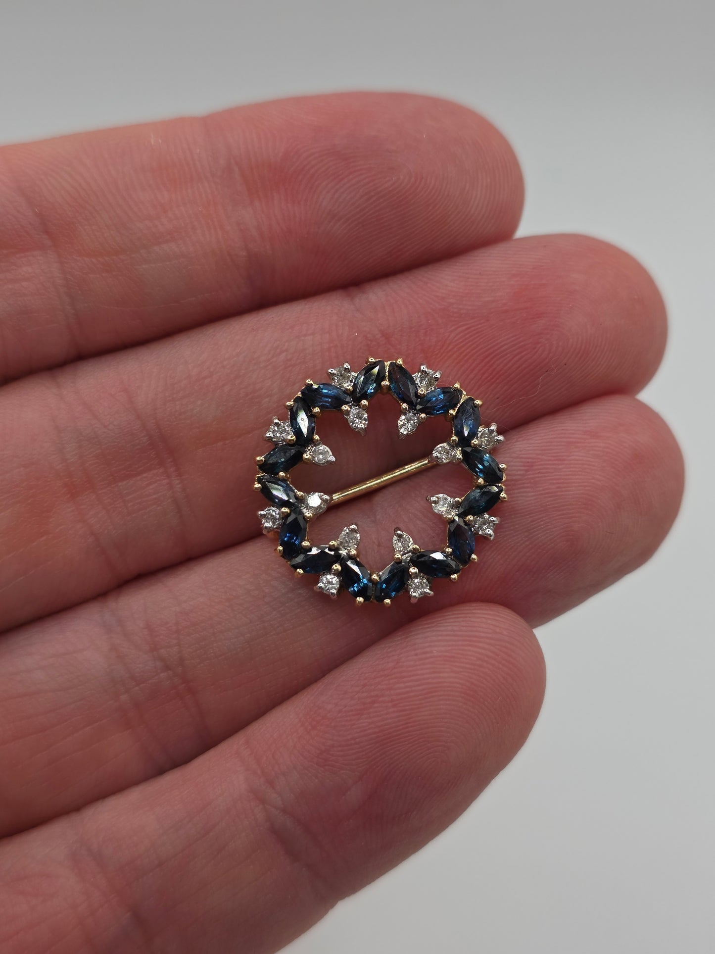 9ct gold sapphire and diamond brooch