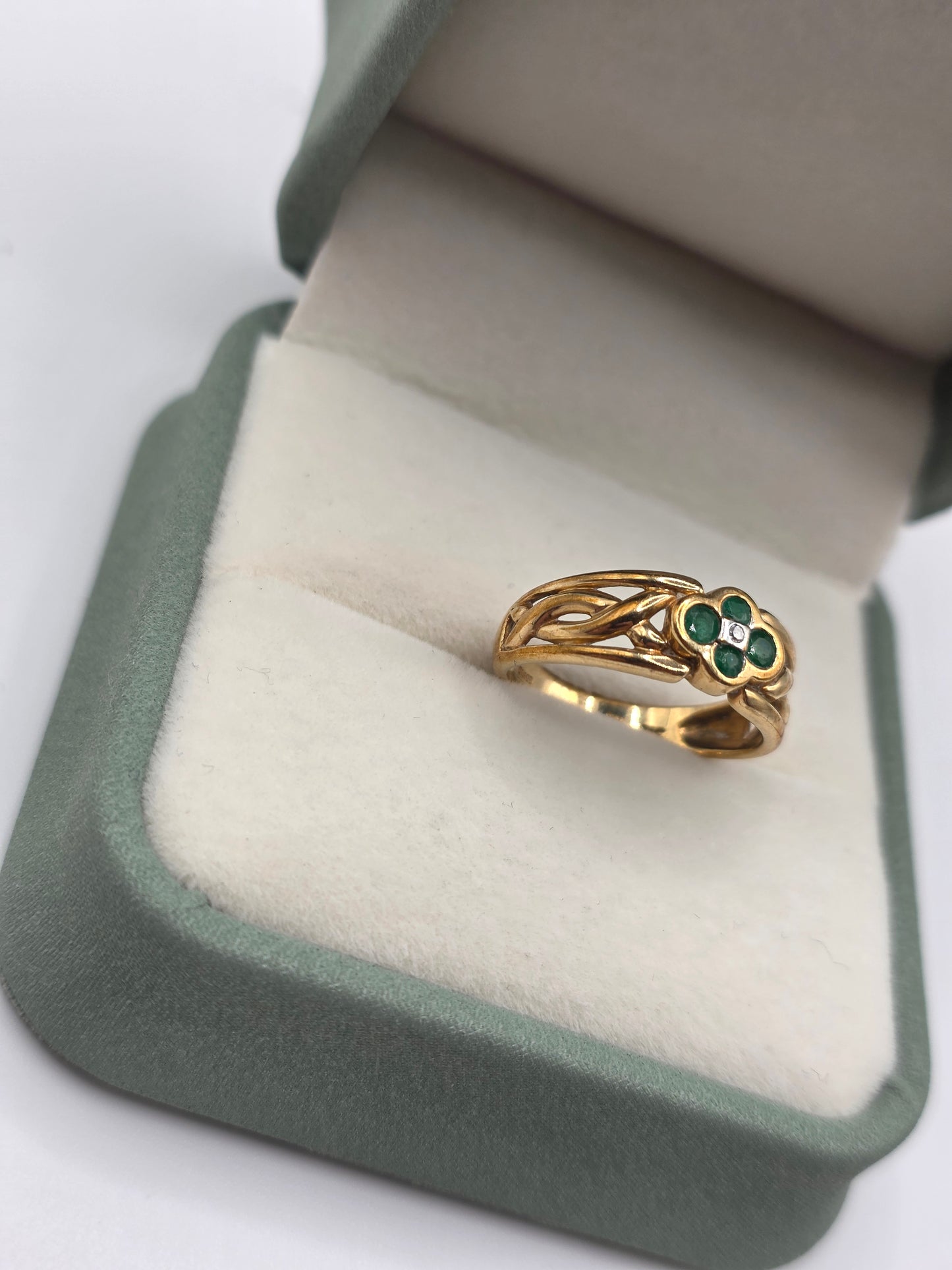 9ct gold emerald and diamond ring
