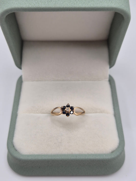 9ct gold sapphire and diamond ring