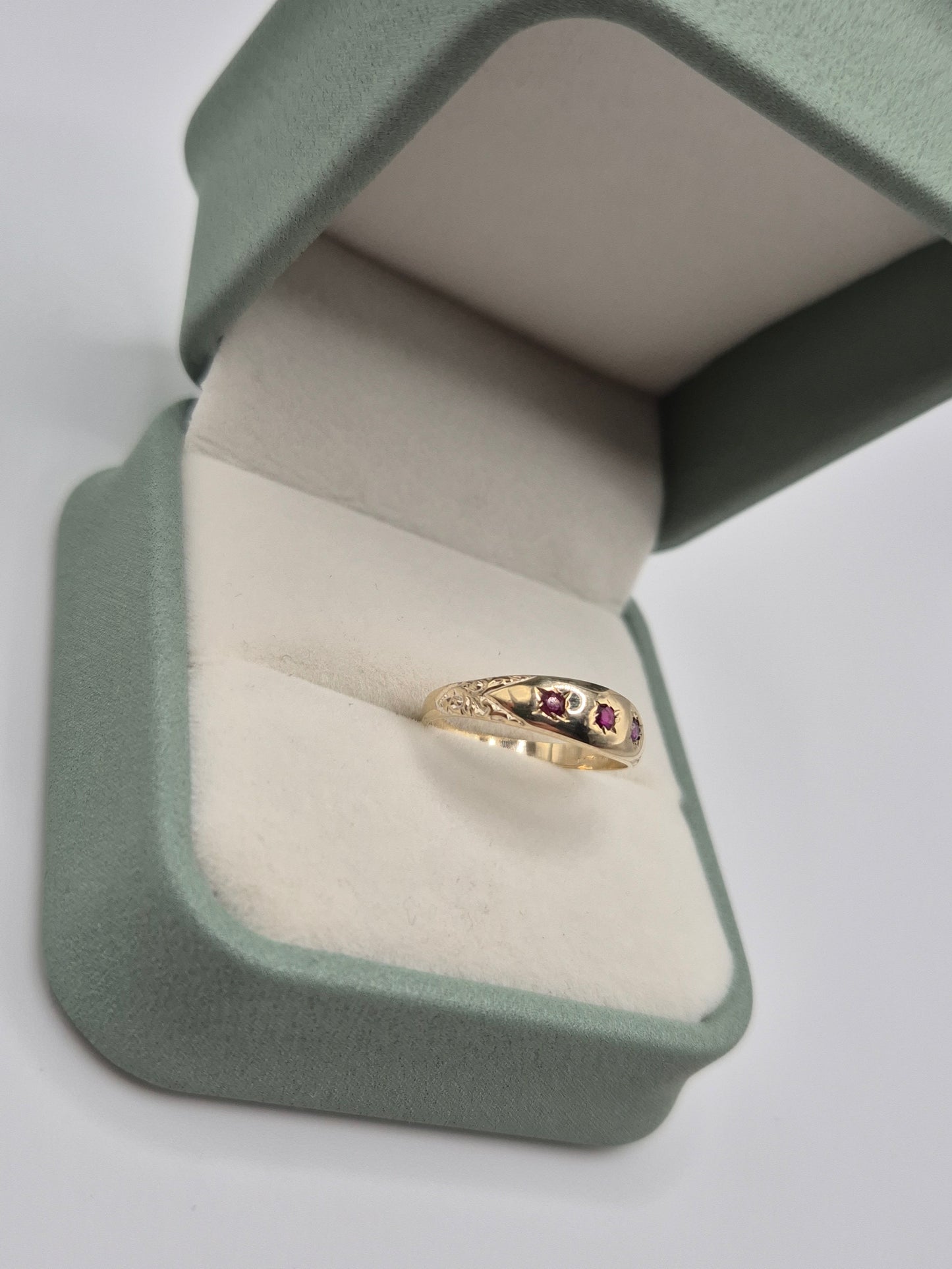 9ct gold engraved ruby gypsy ring