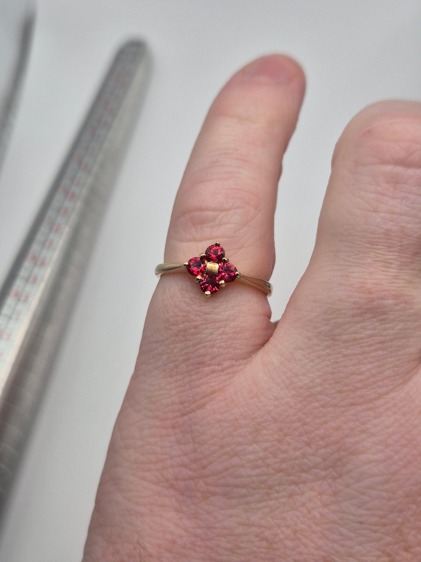 9ct gold sapphire ring