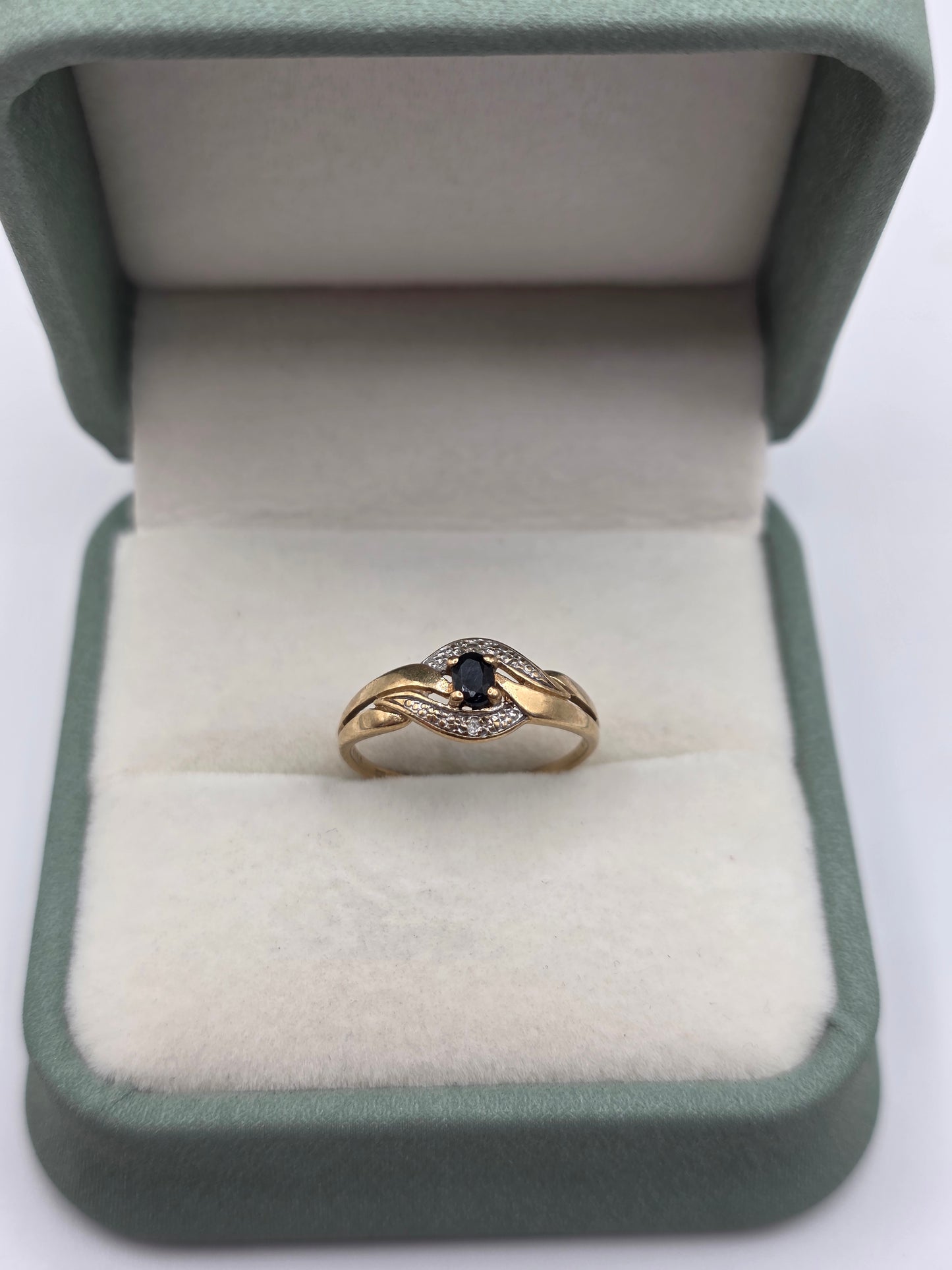 9ct gold sapphire and diamond ring