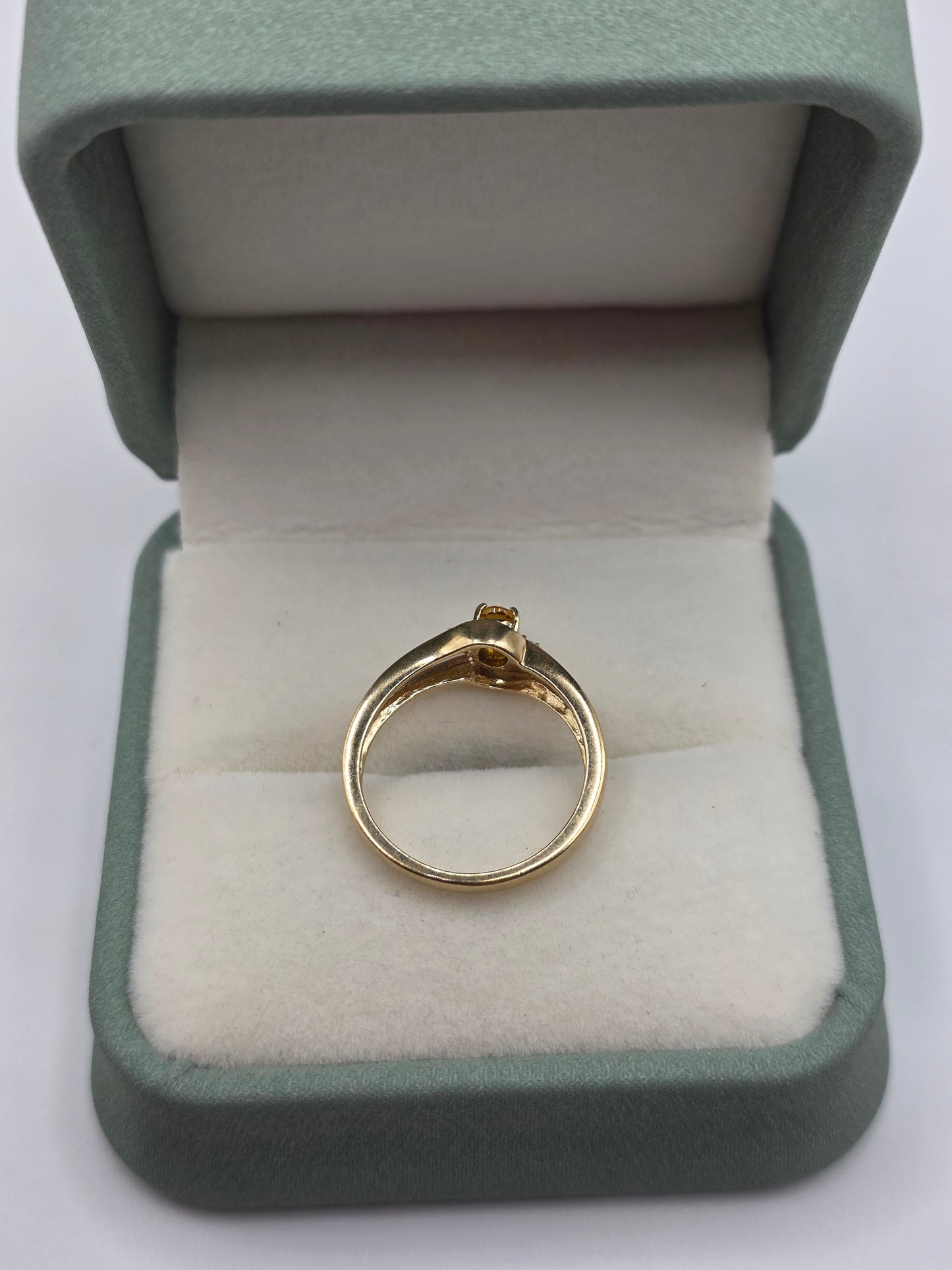9ct gold citrine and diamond ring