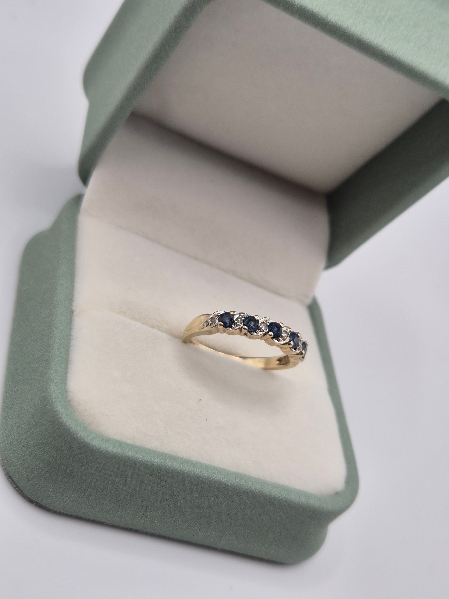 9ct gold sapphire and diamond ring