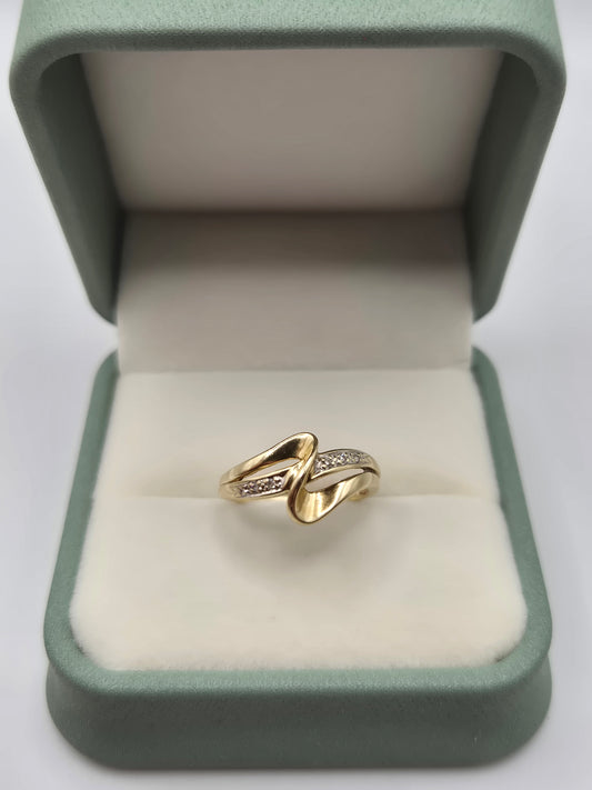 9ct gold diamond ring