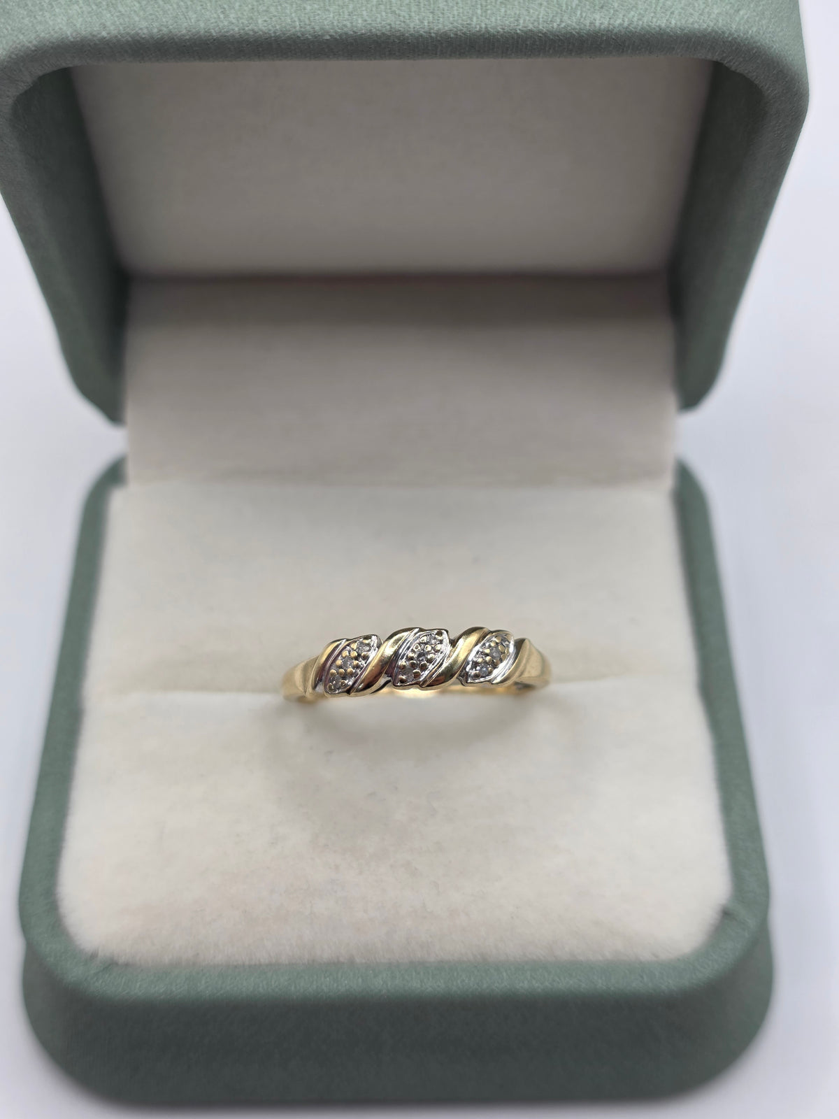 9ct gold diamond croissant ring
