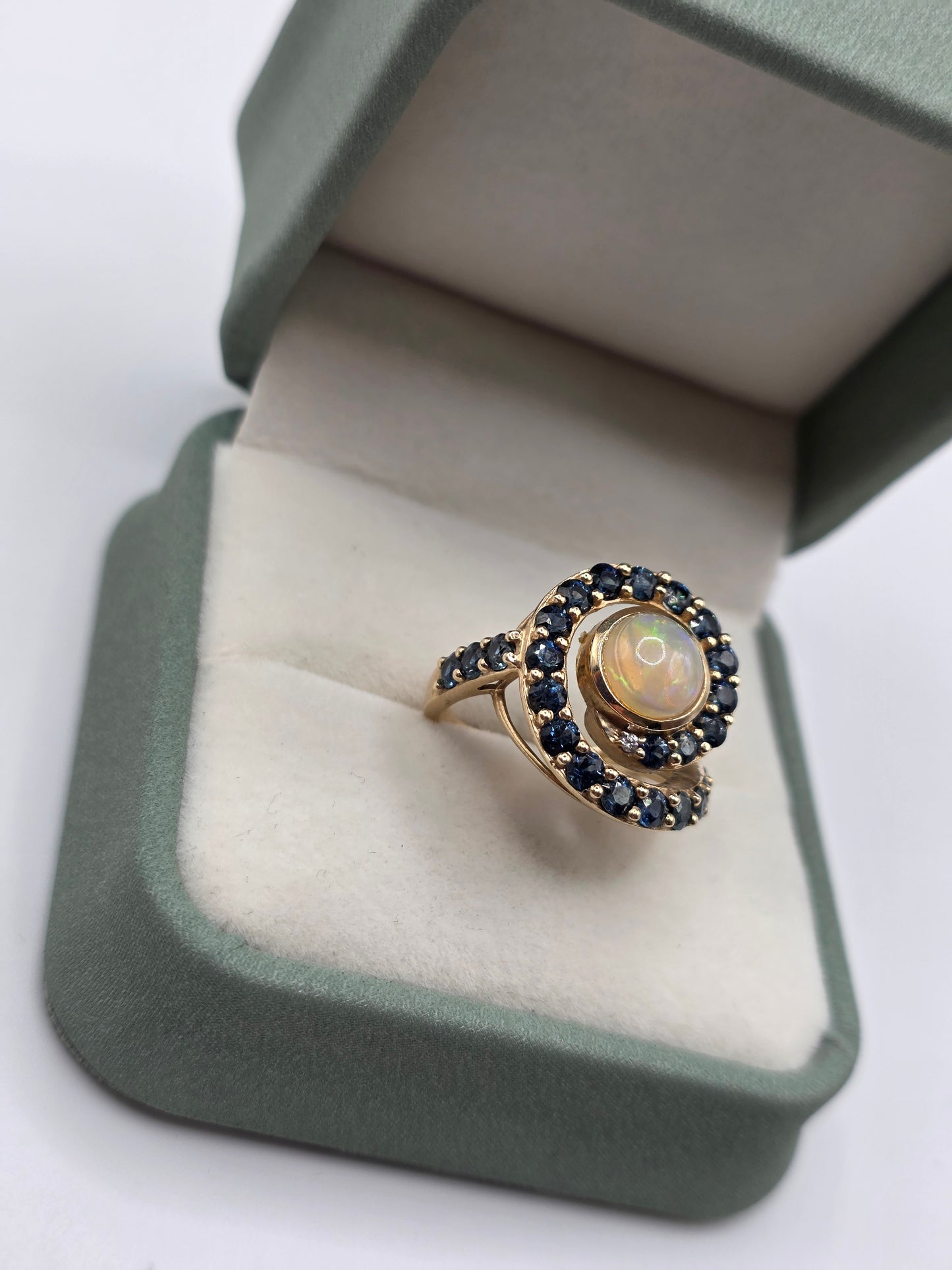 9ct gold opal and sapphire ring
