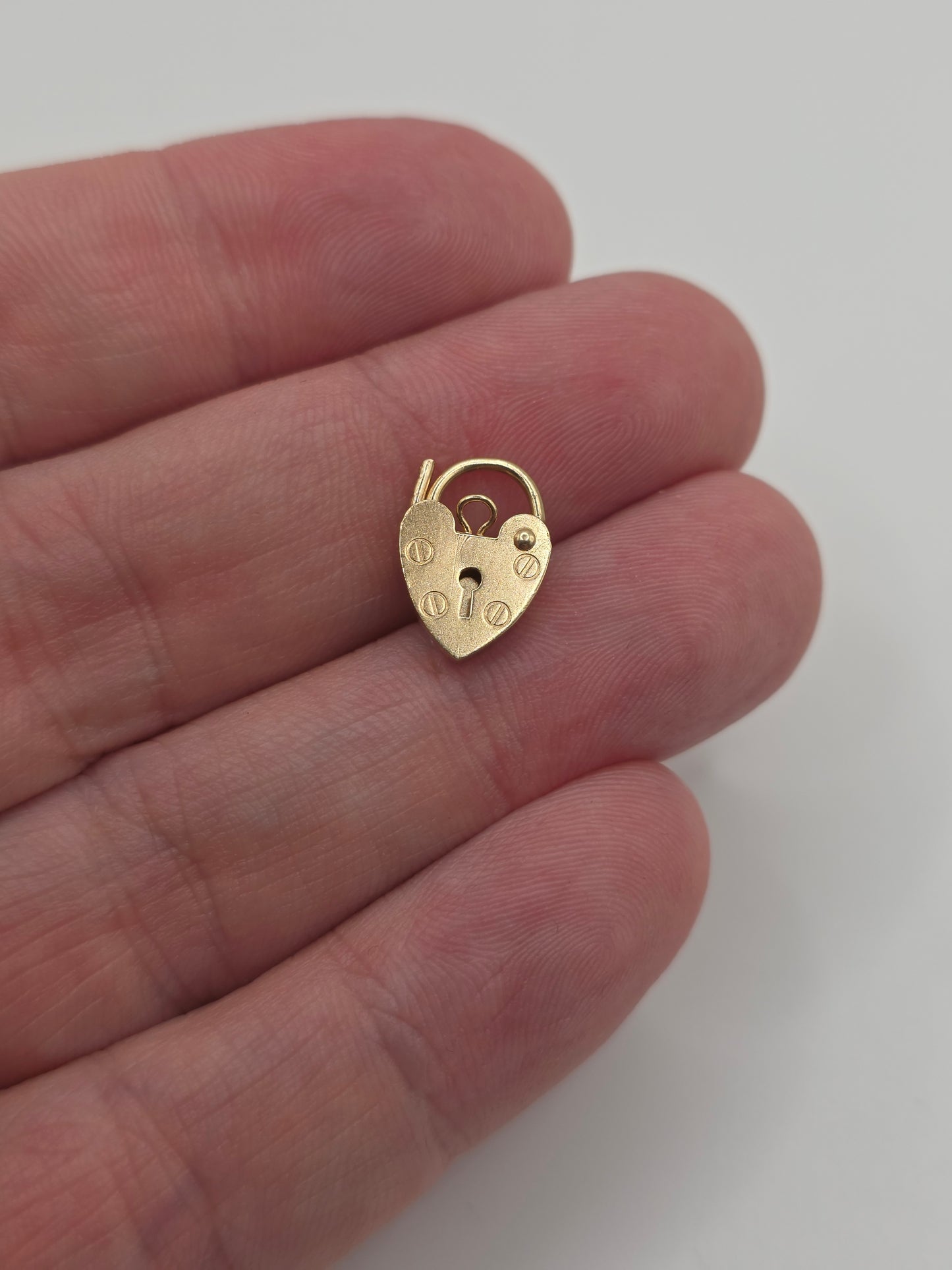 9ct gold padlock 14