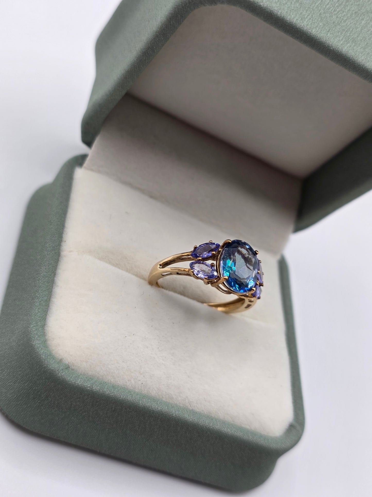 9ct gold topaz and tanzanite ring