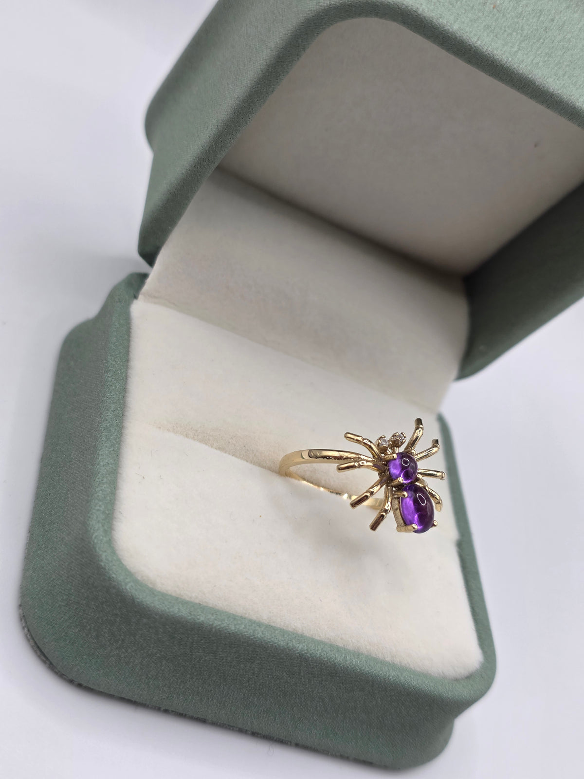 9ct gold cabachon amethyst and diamond spider ring