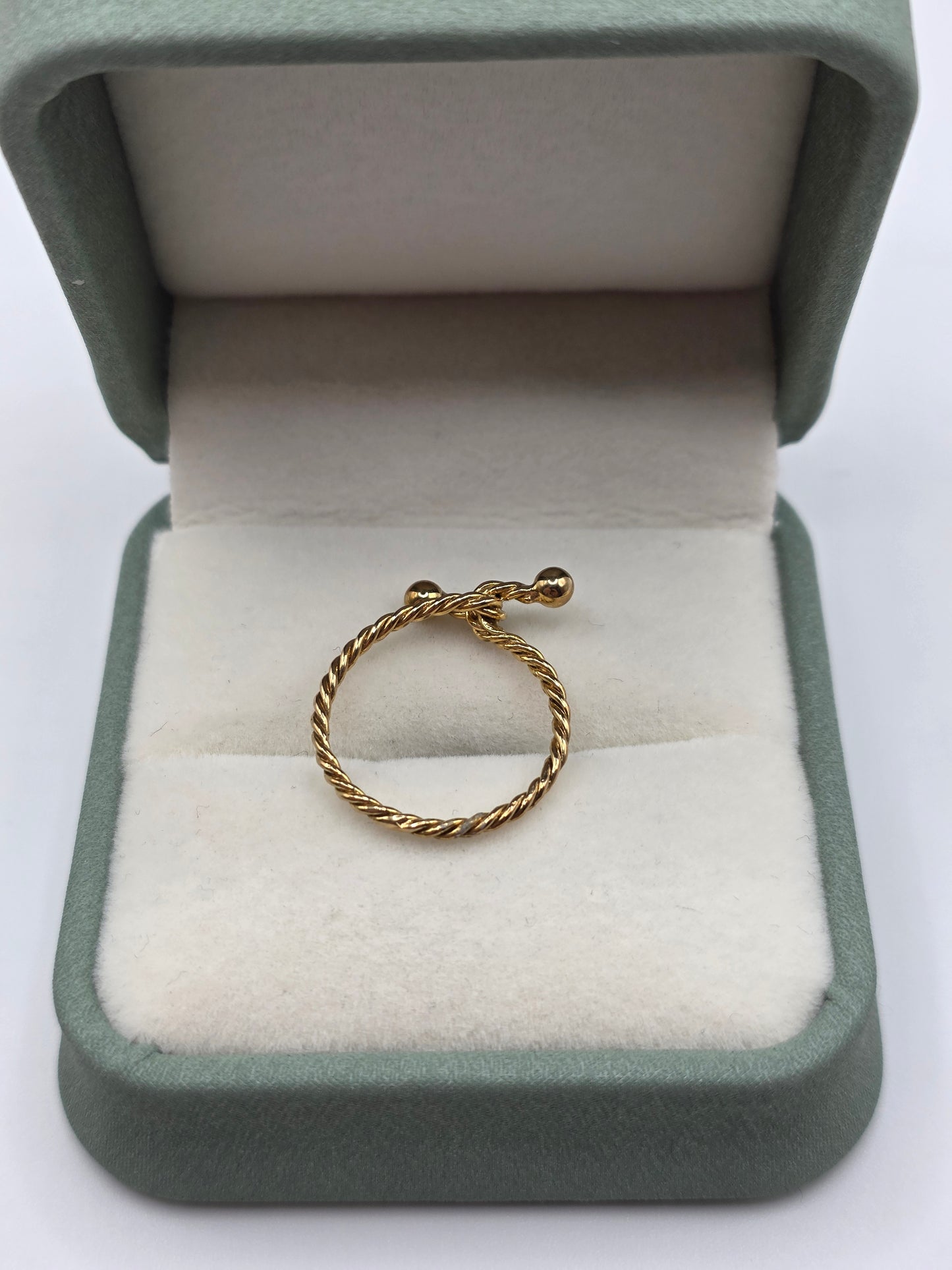 9ct gold twisted knot ring
