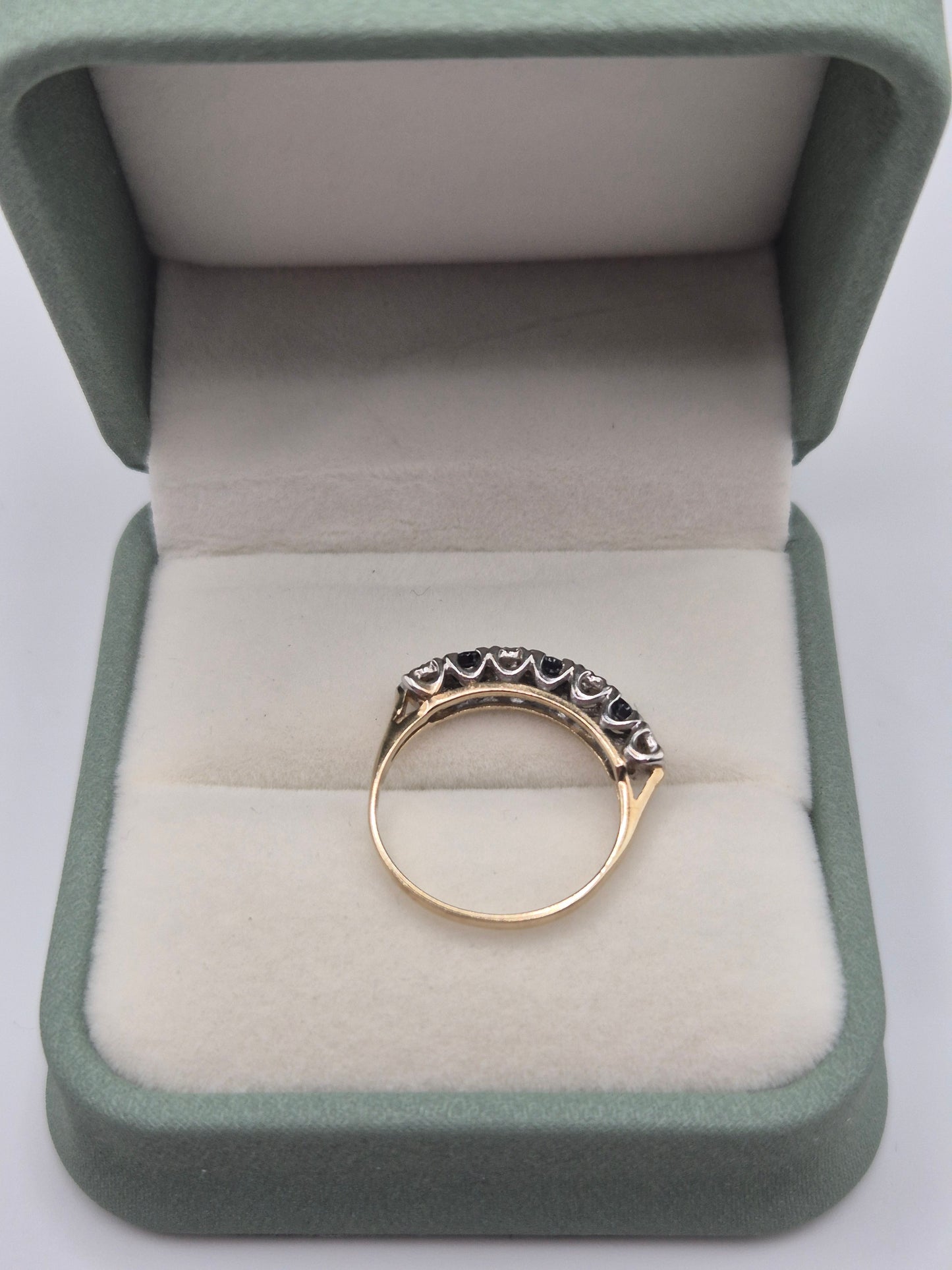 9ct gold sapphire and diamond ring