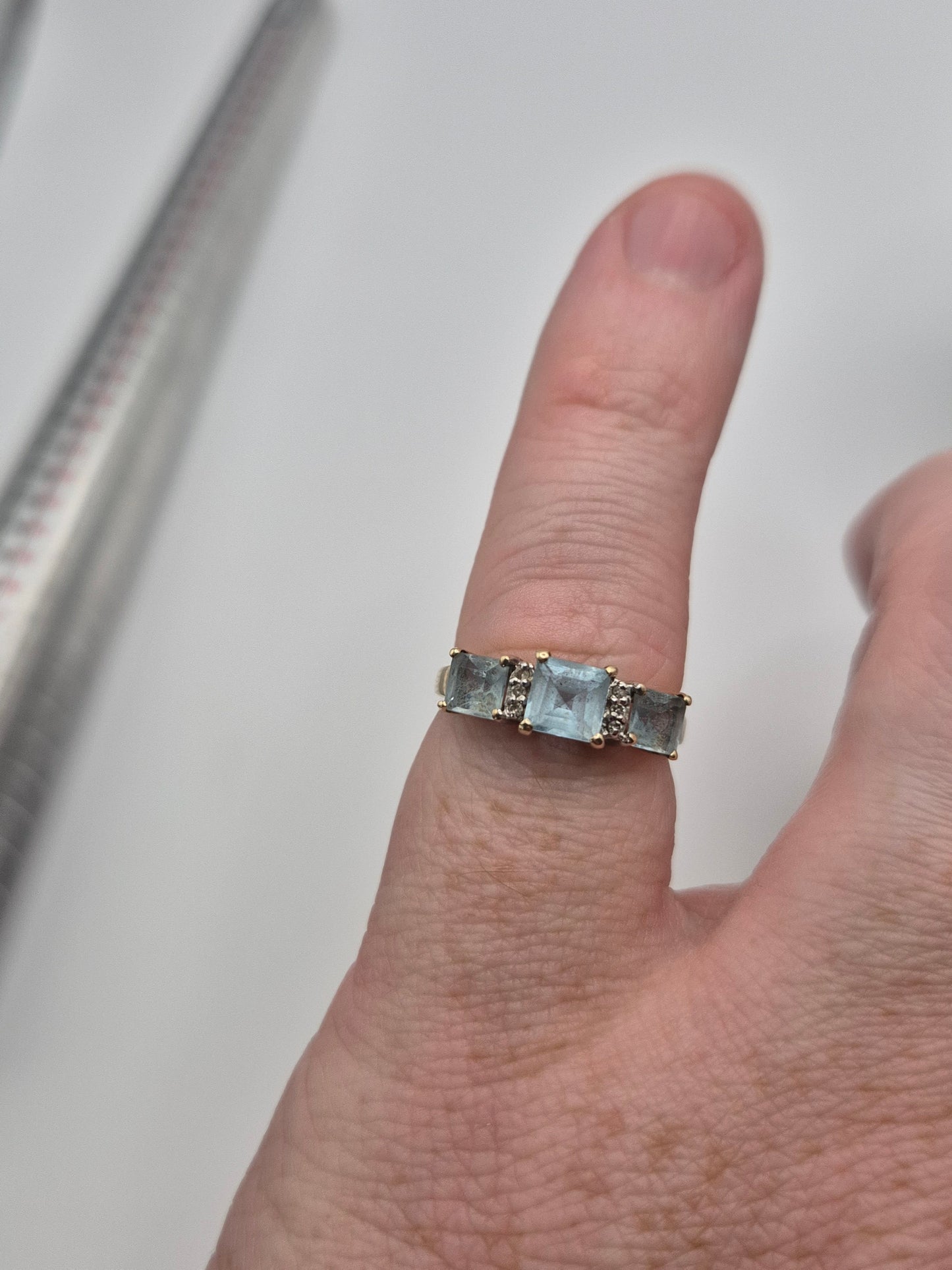 9ct gold topaz and diamond ring