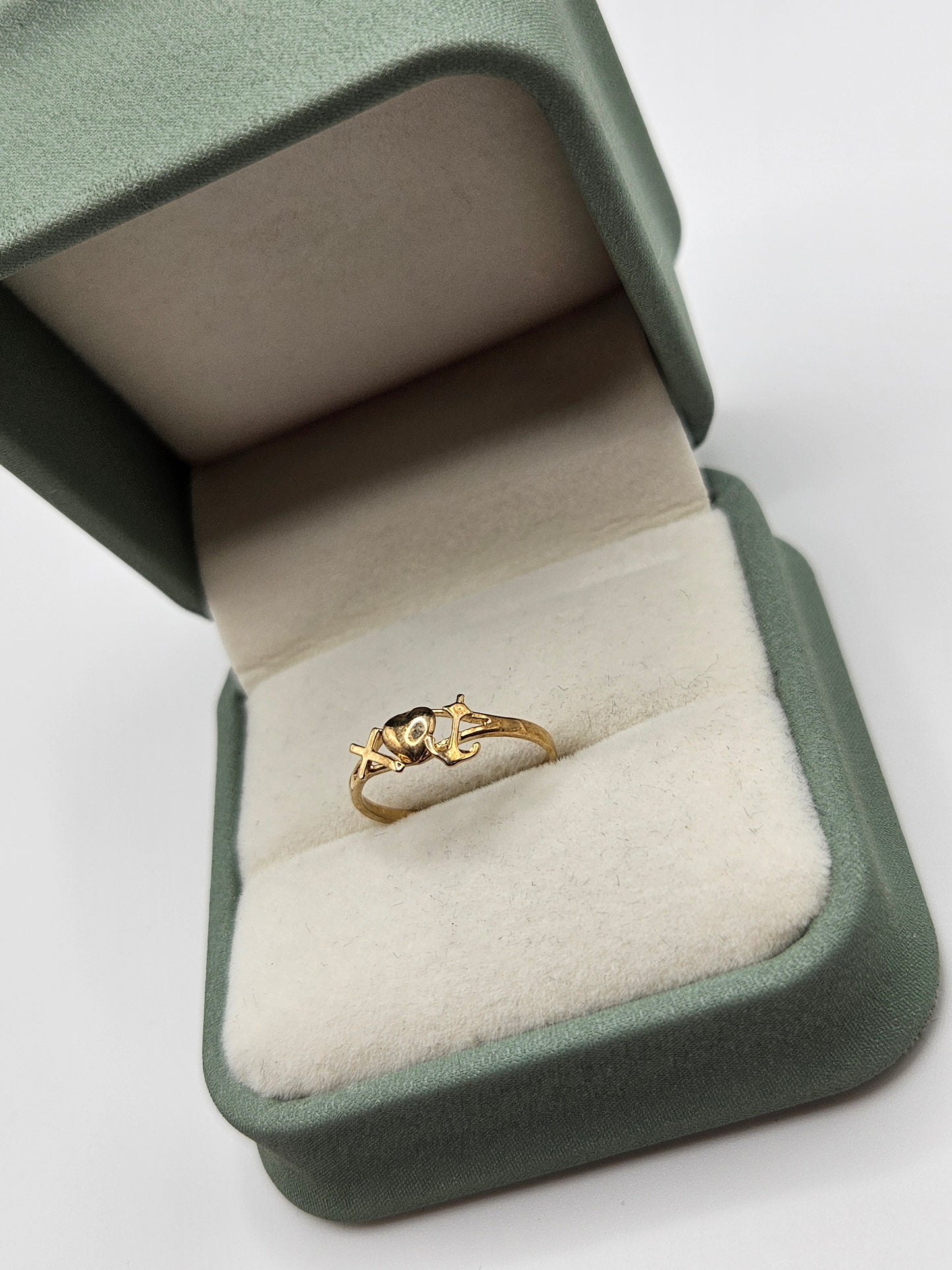 9ct gold hope, faith and charity ring