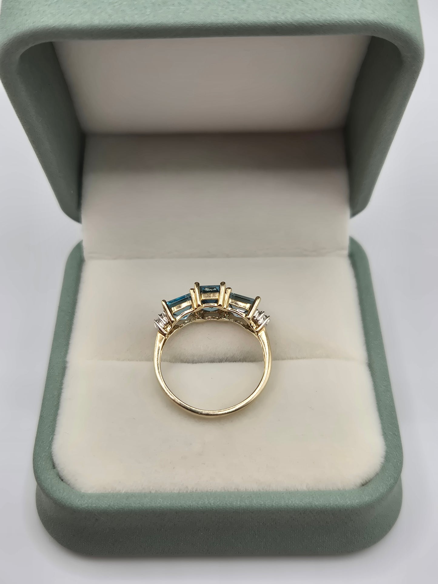 9ct gold topaz and diamond ring