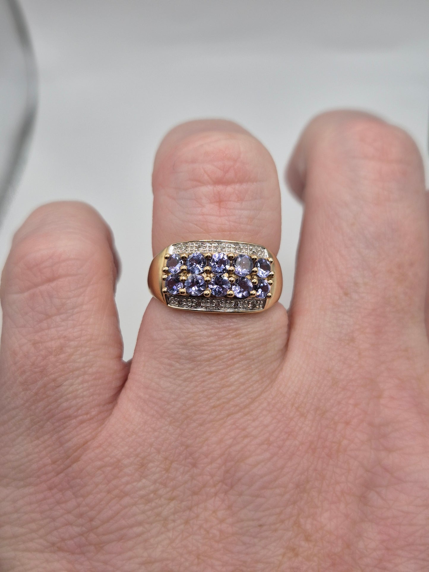 Heavy 9ct gold tanzanite and diamond ring