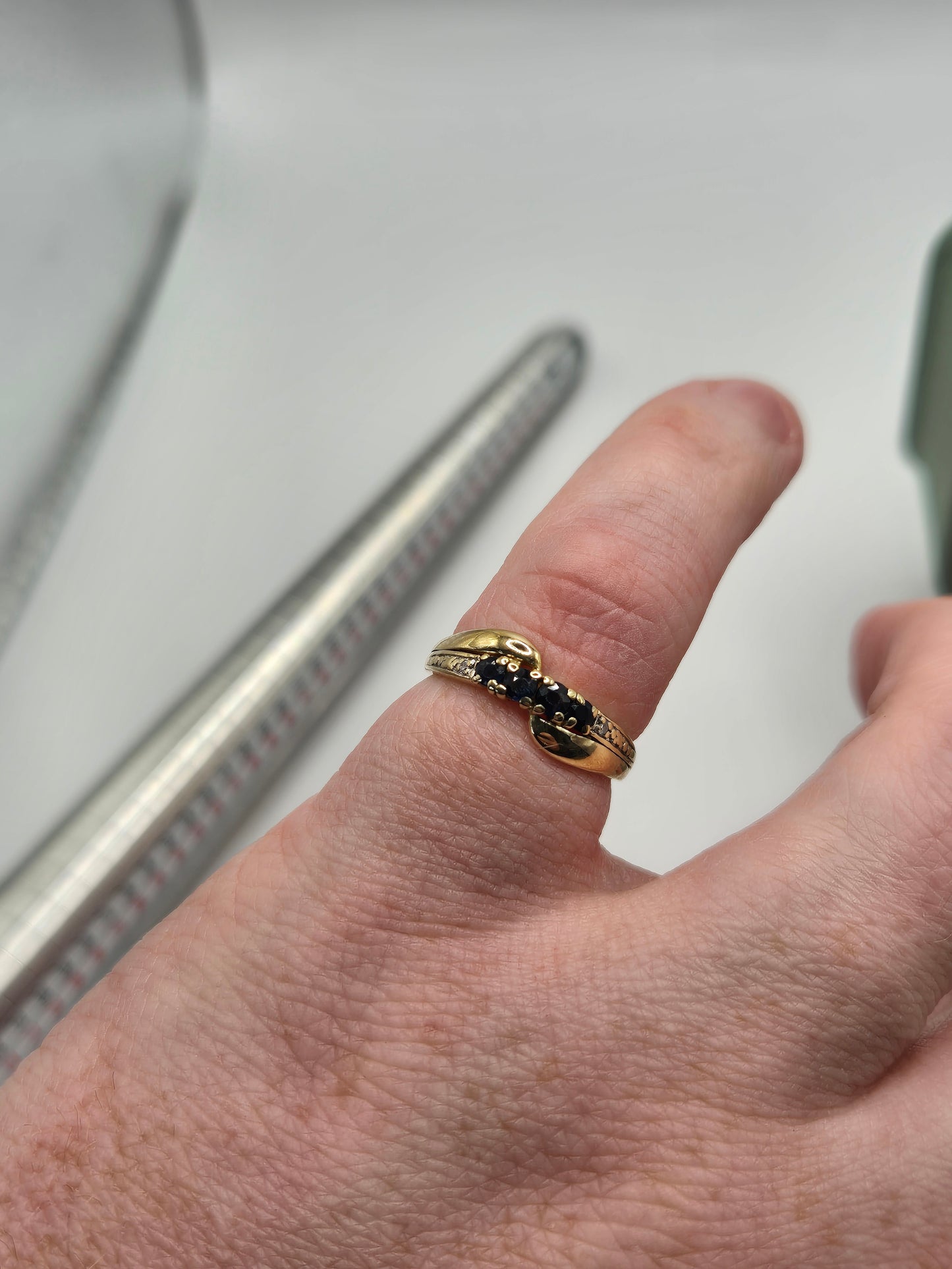 9ct gold sapphire and diamond ring