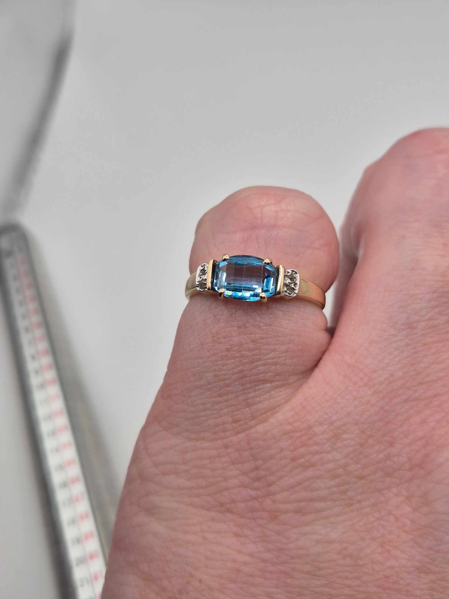 9ct gold topaz and diamond ring