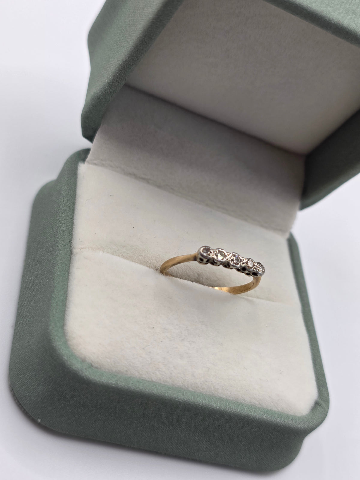 18ct gold and platinum diamond ring