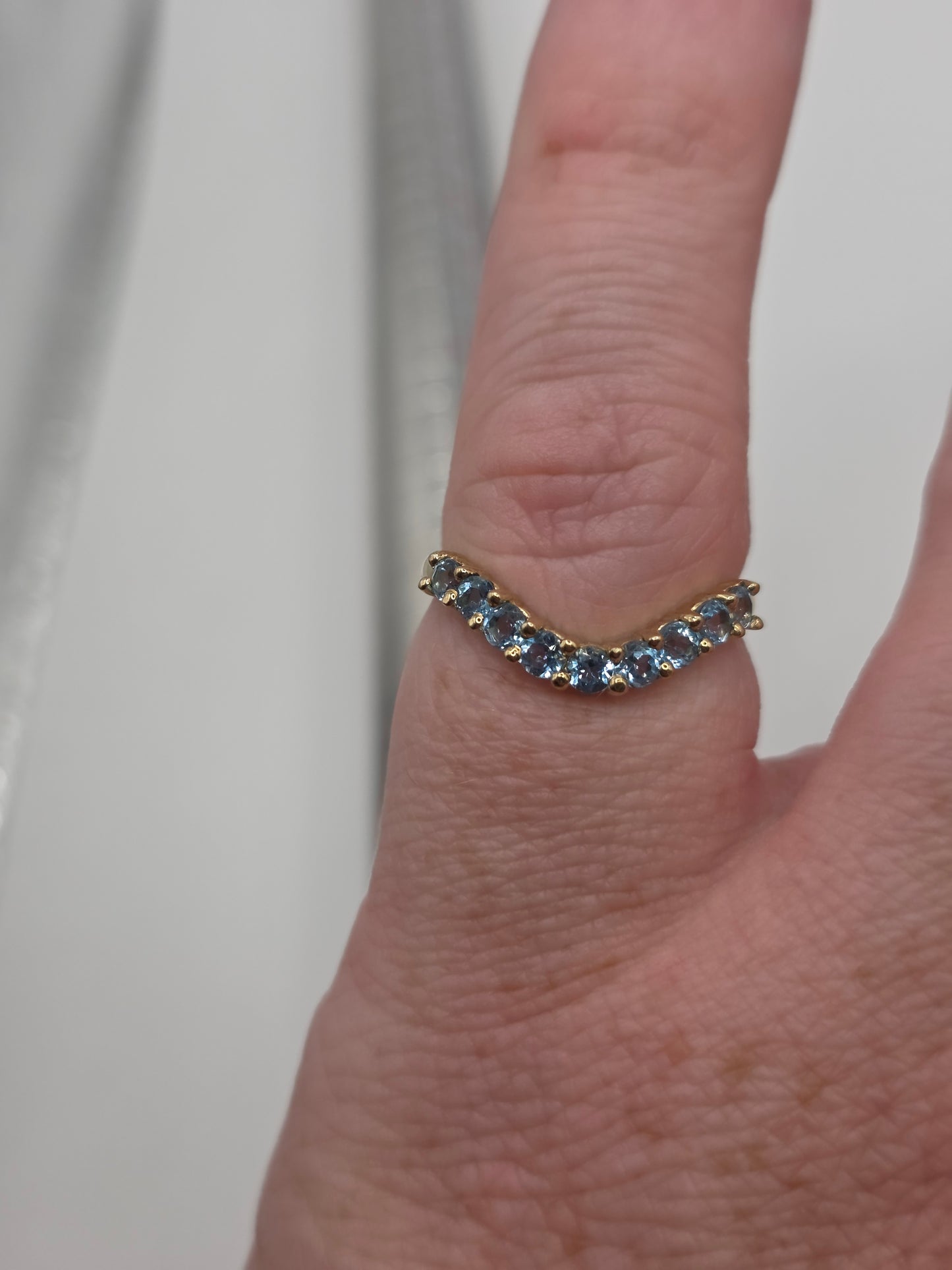 9ct gold topaz wishbone ring